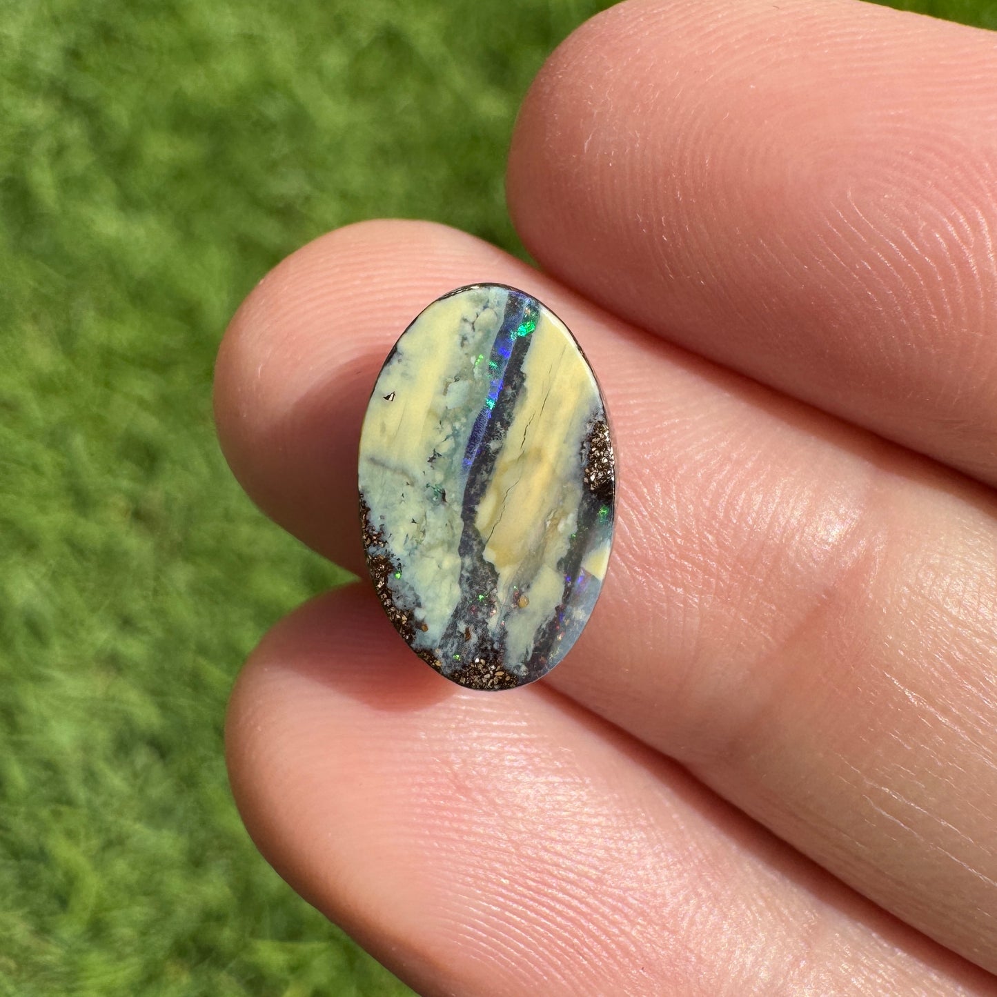 2.82 Ct small boulder opal