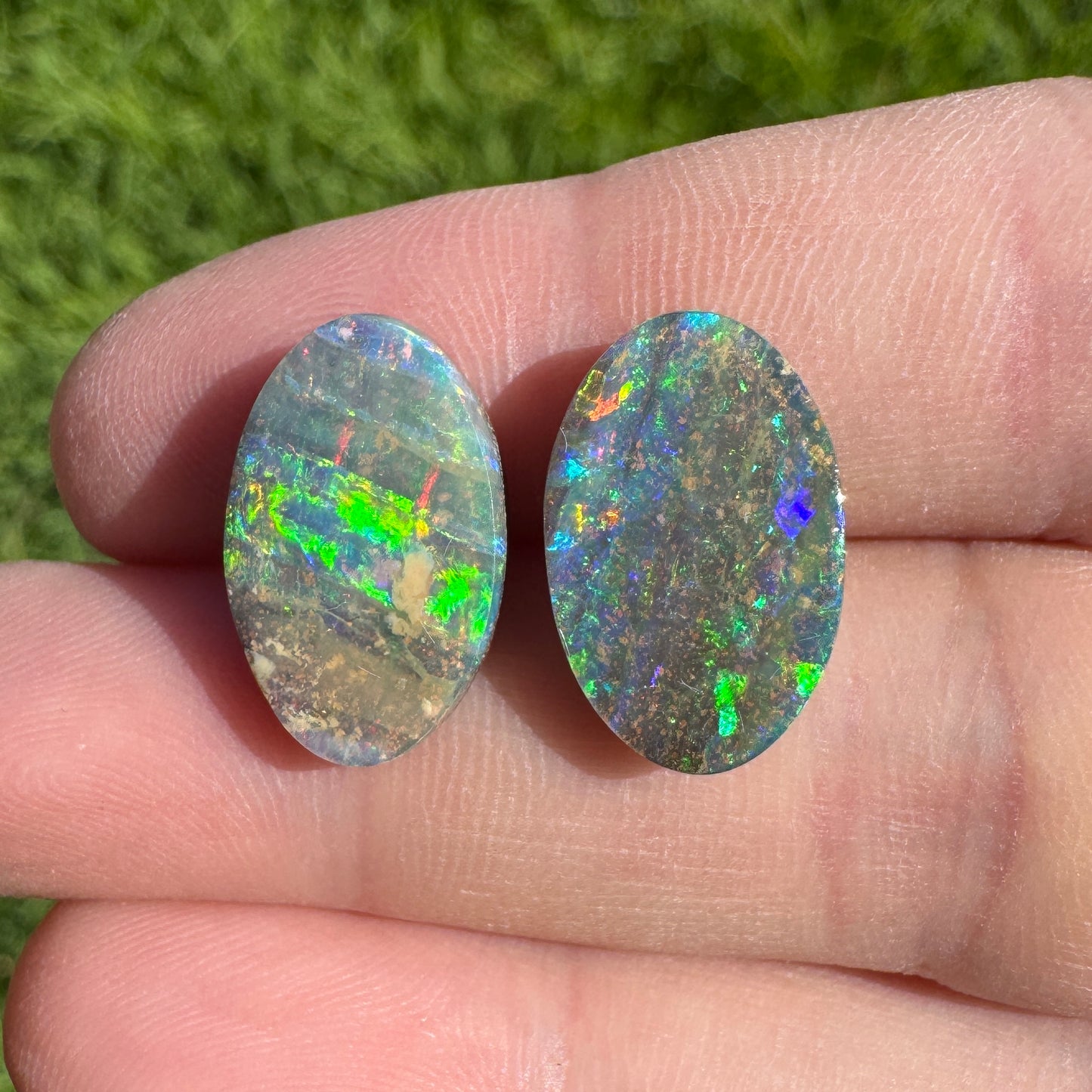 9.25 Ct oval boulder opal pair