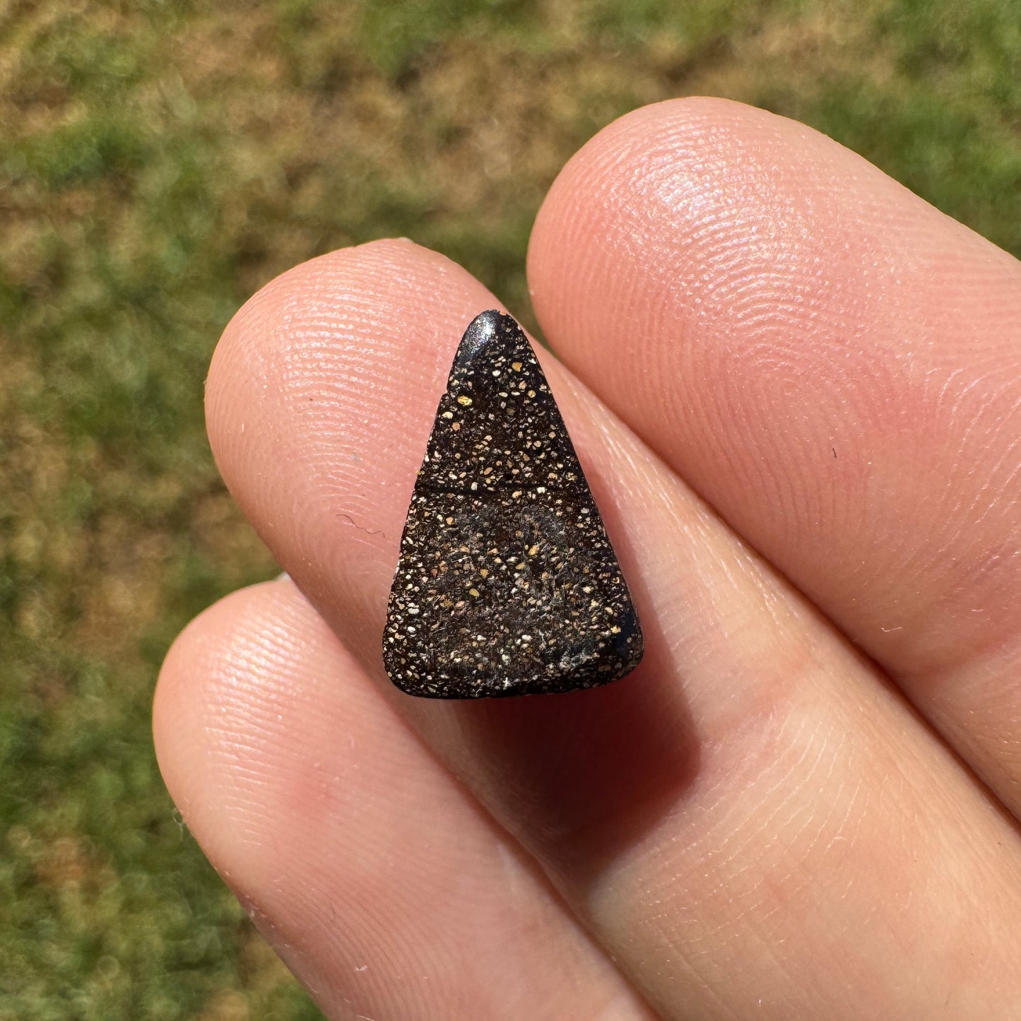 2.62 Ct small boulder opal