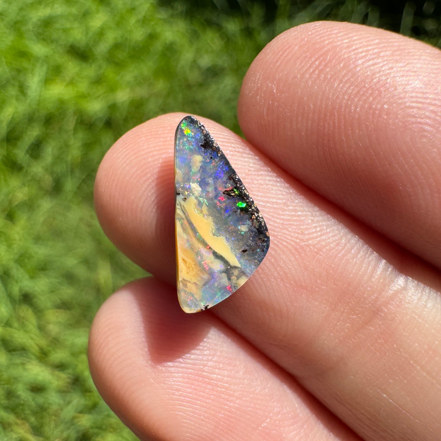 1.67 Ct small boulder opal