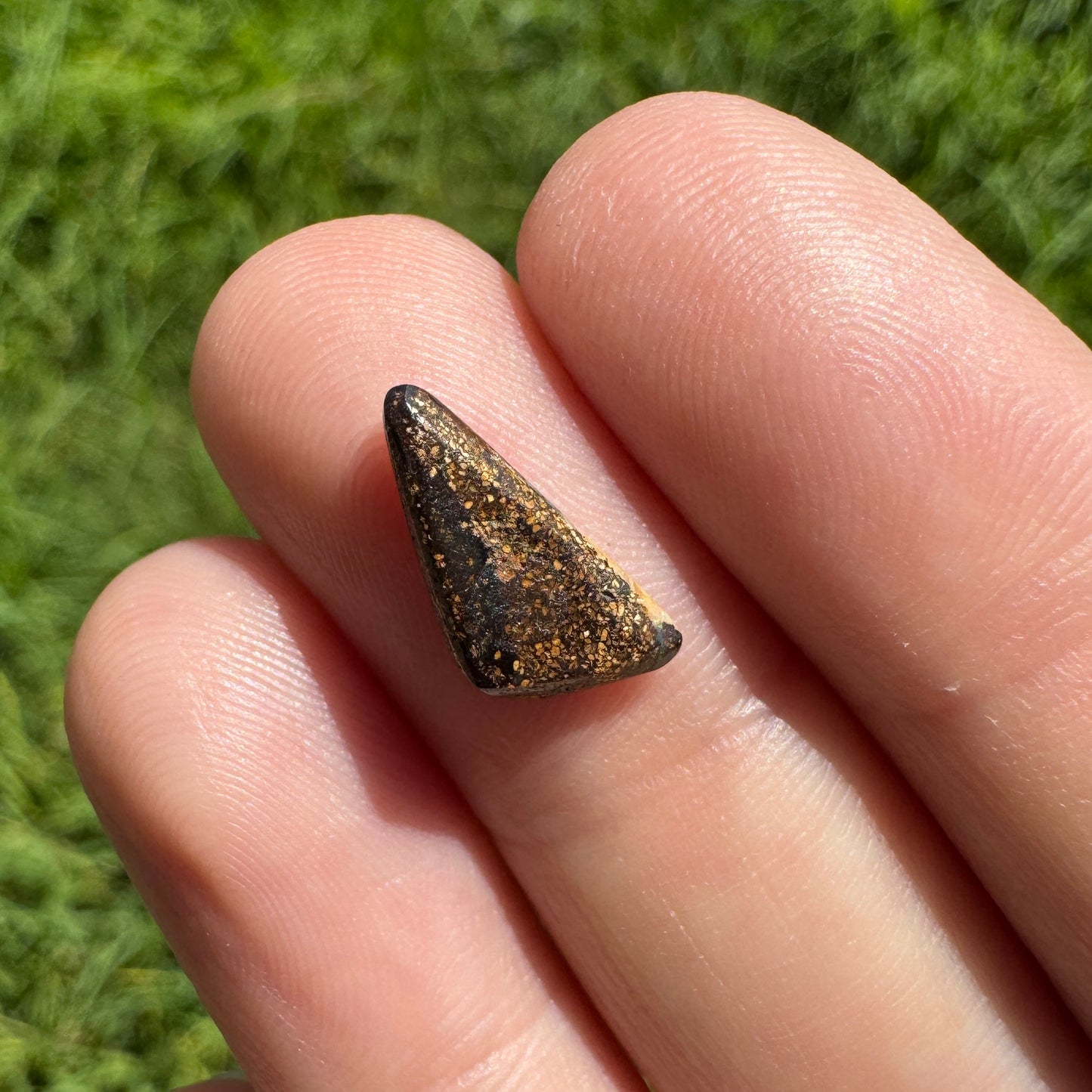 1.67 Ct small boulder opal