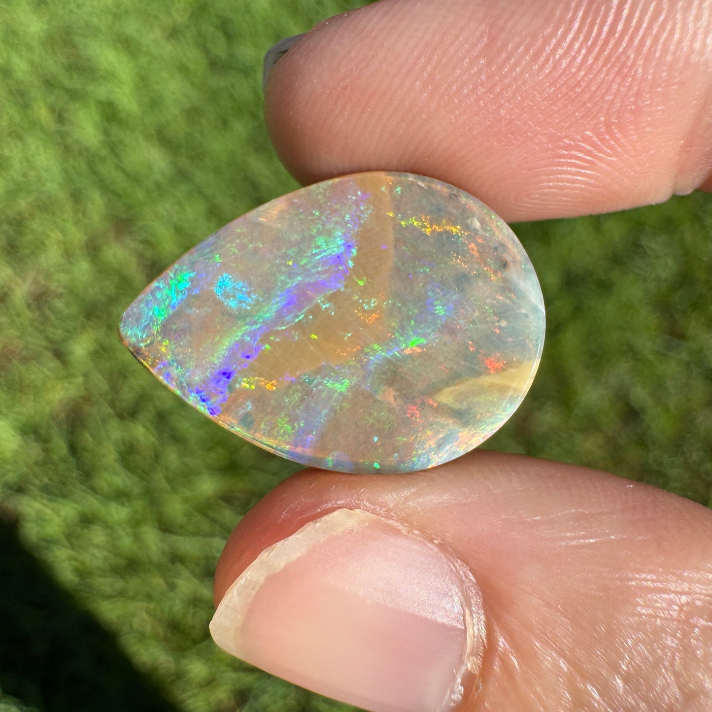 12.36 Ct large teardrop boulder opal