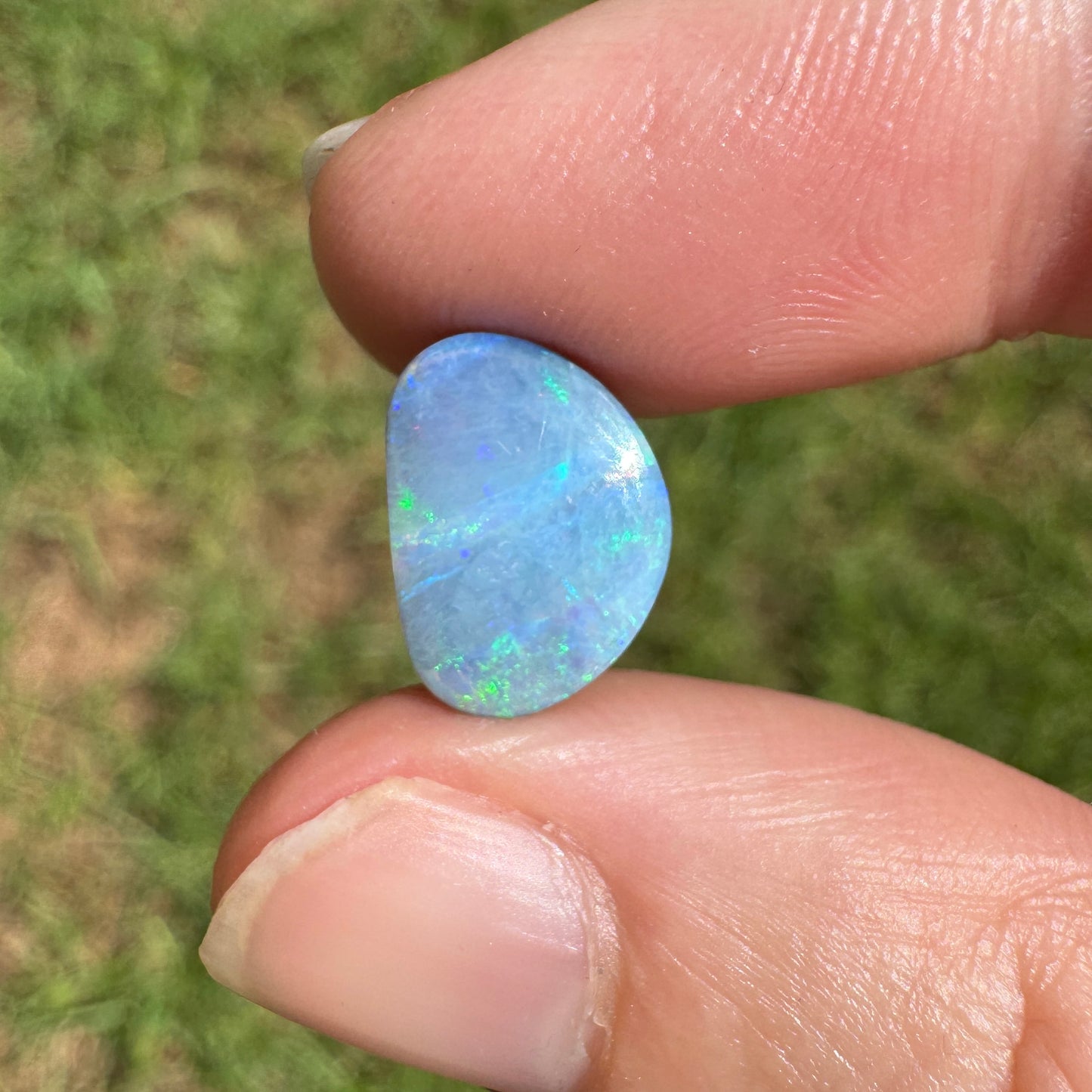 3.77 Ct green stripe boulder opal