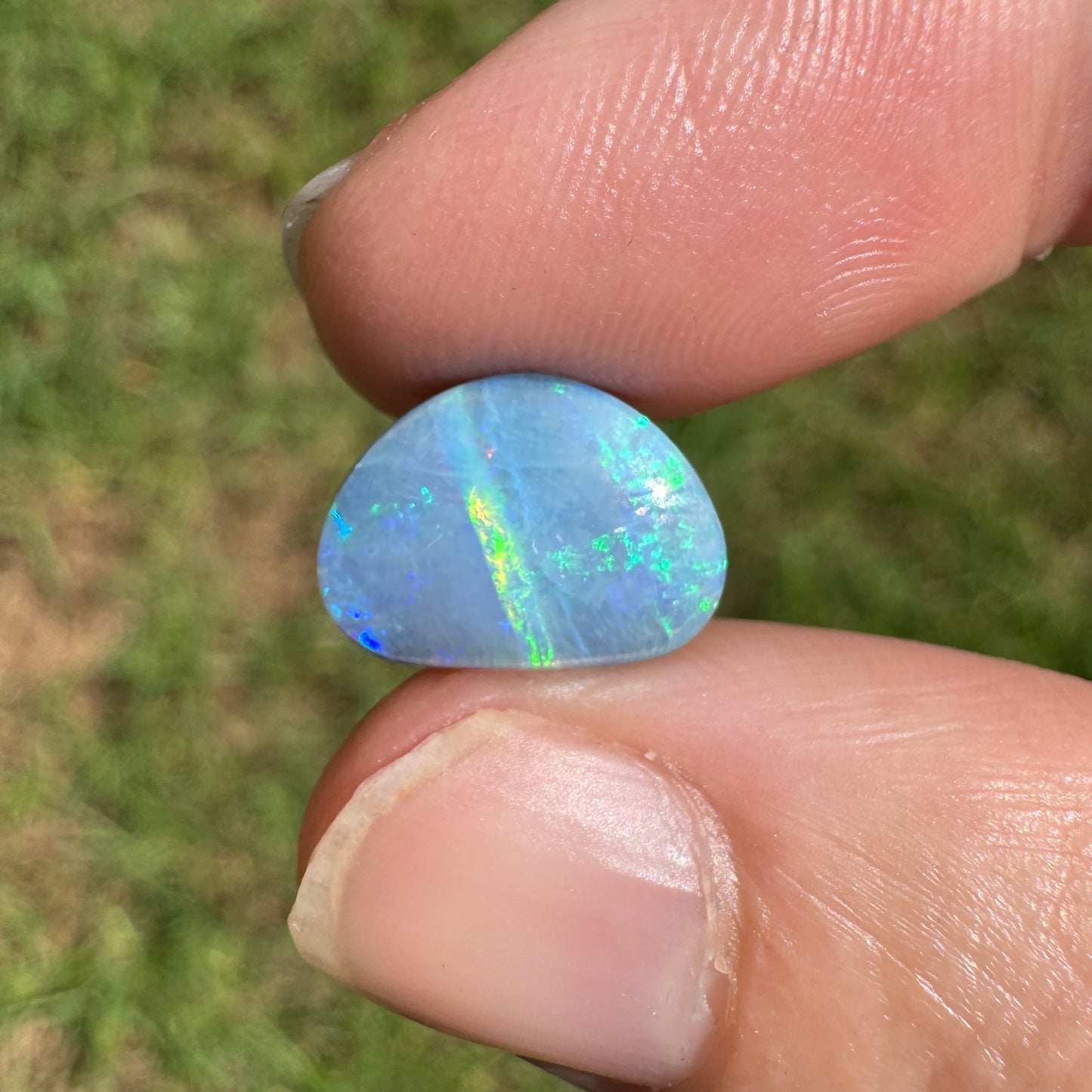 3.77 Ct green stripe boulder opal