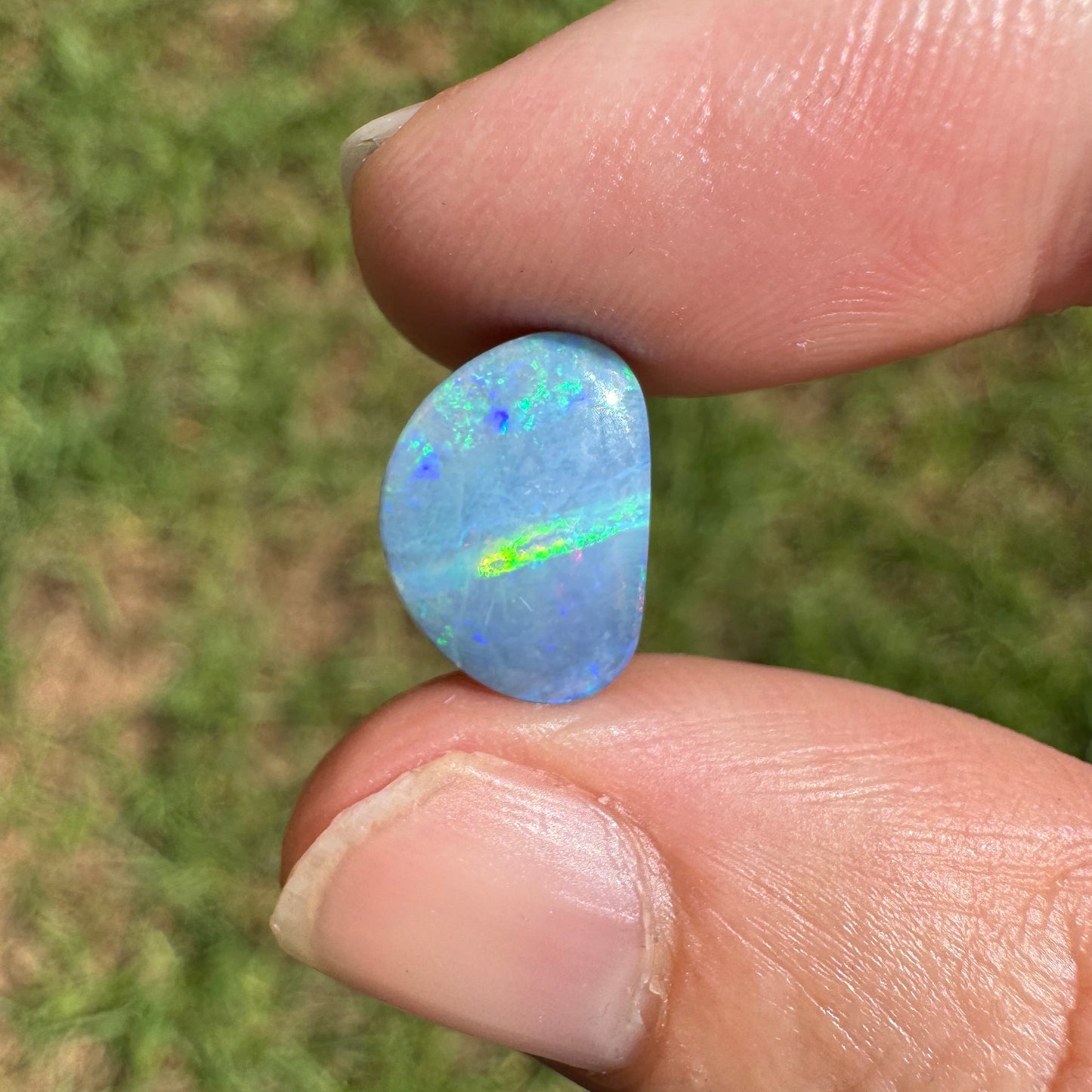 3.77 Ct green stripe boulder opal