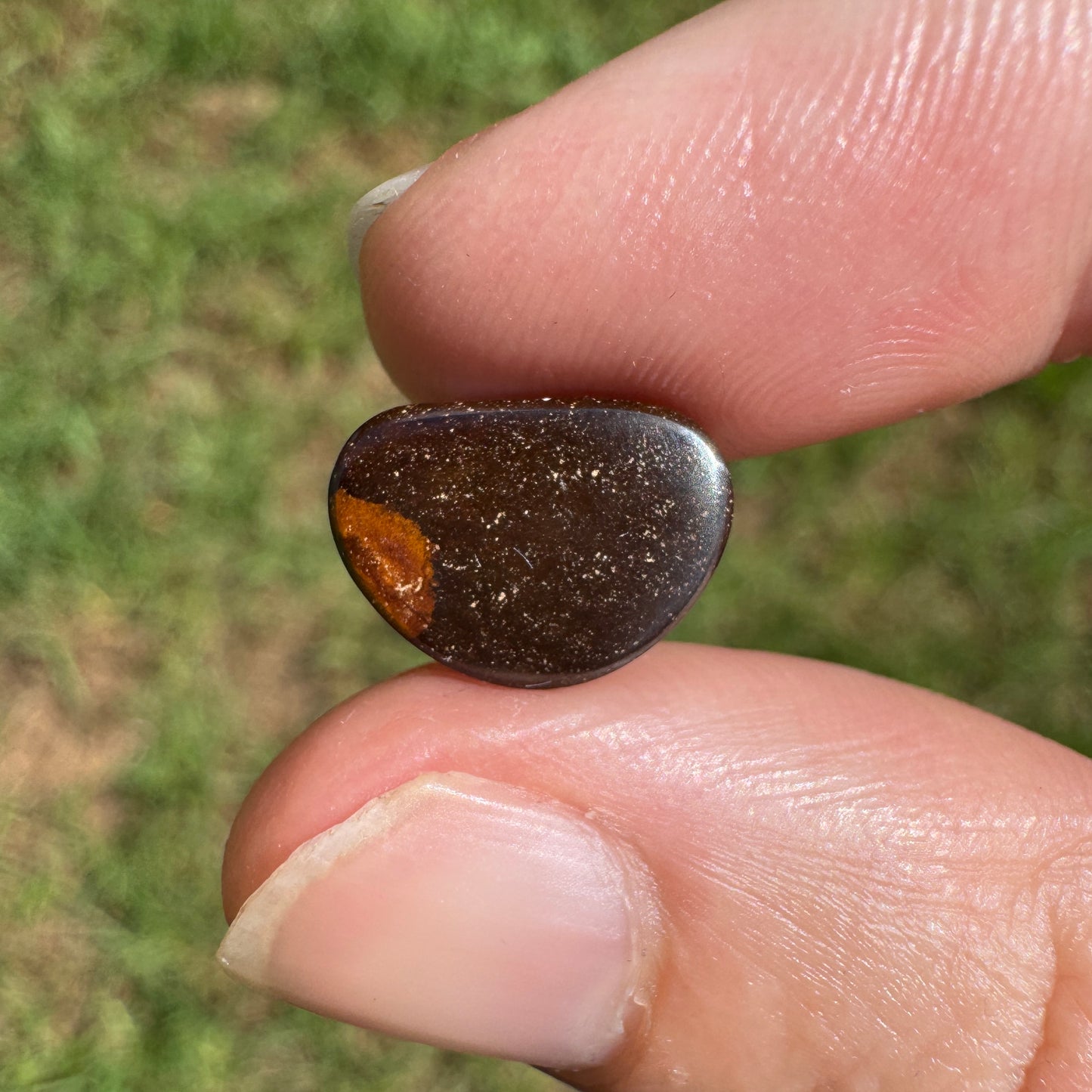 3.77 Ct green stripe boulder opal