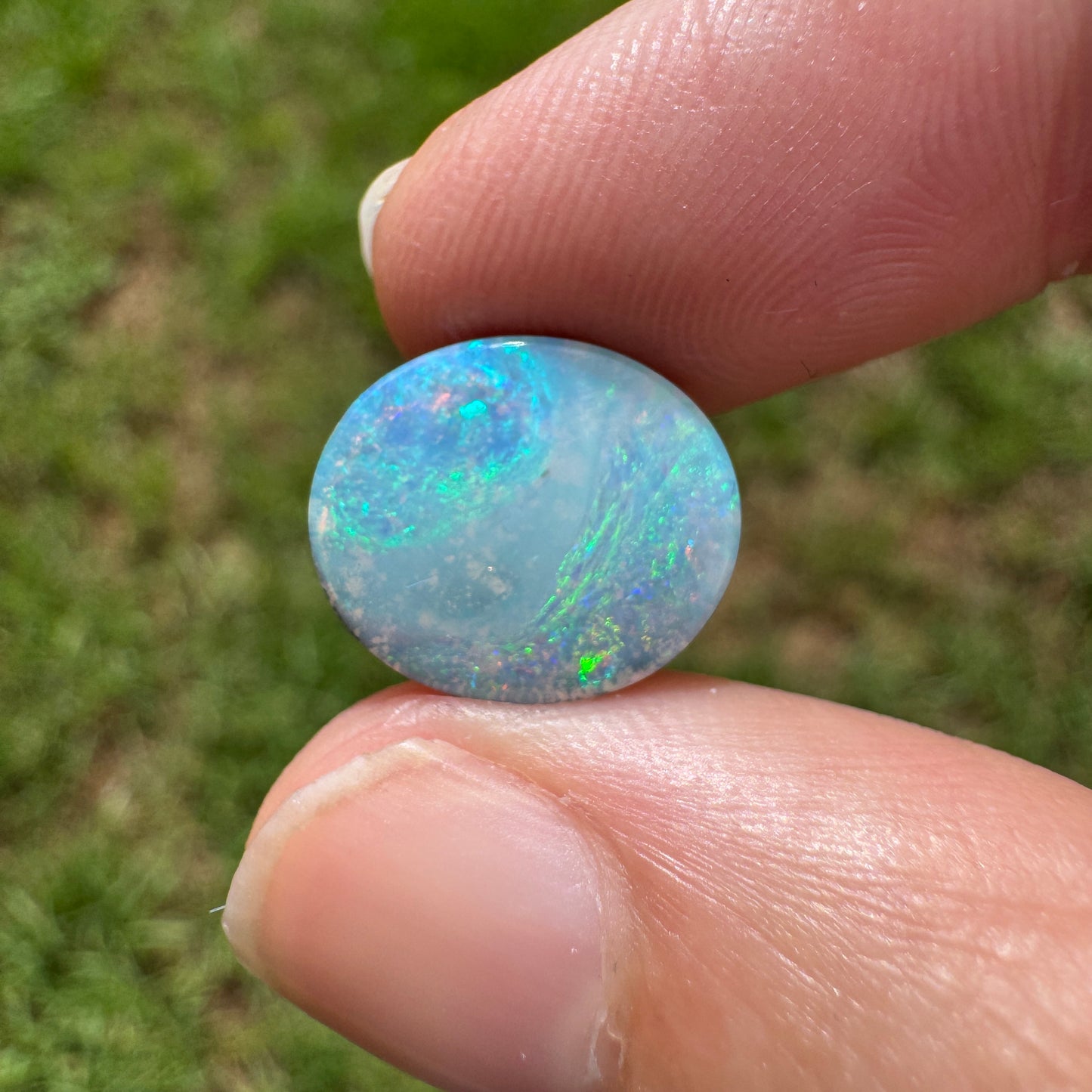3.84 Ct oval boulder opal