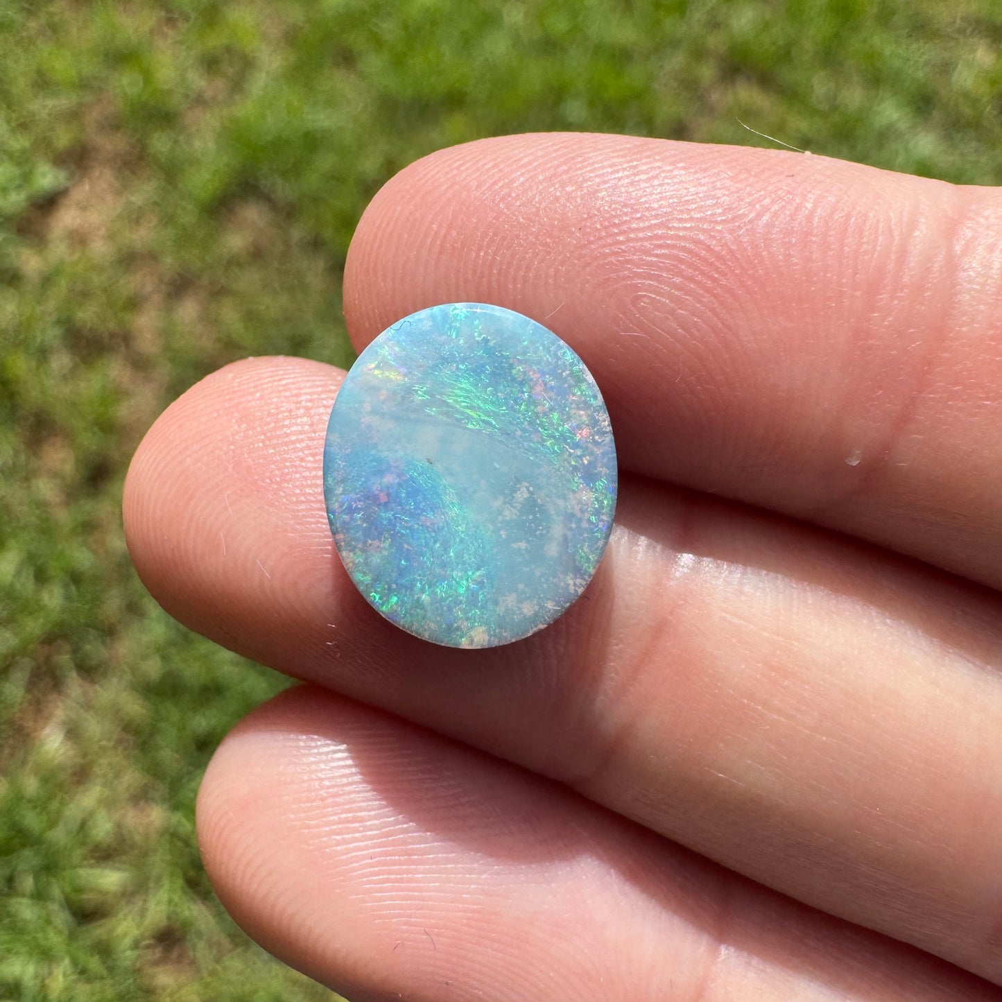 3.84 Ct oval boulder opal