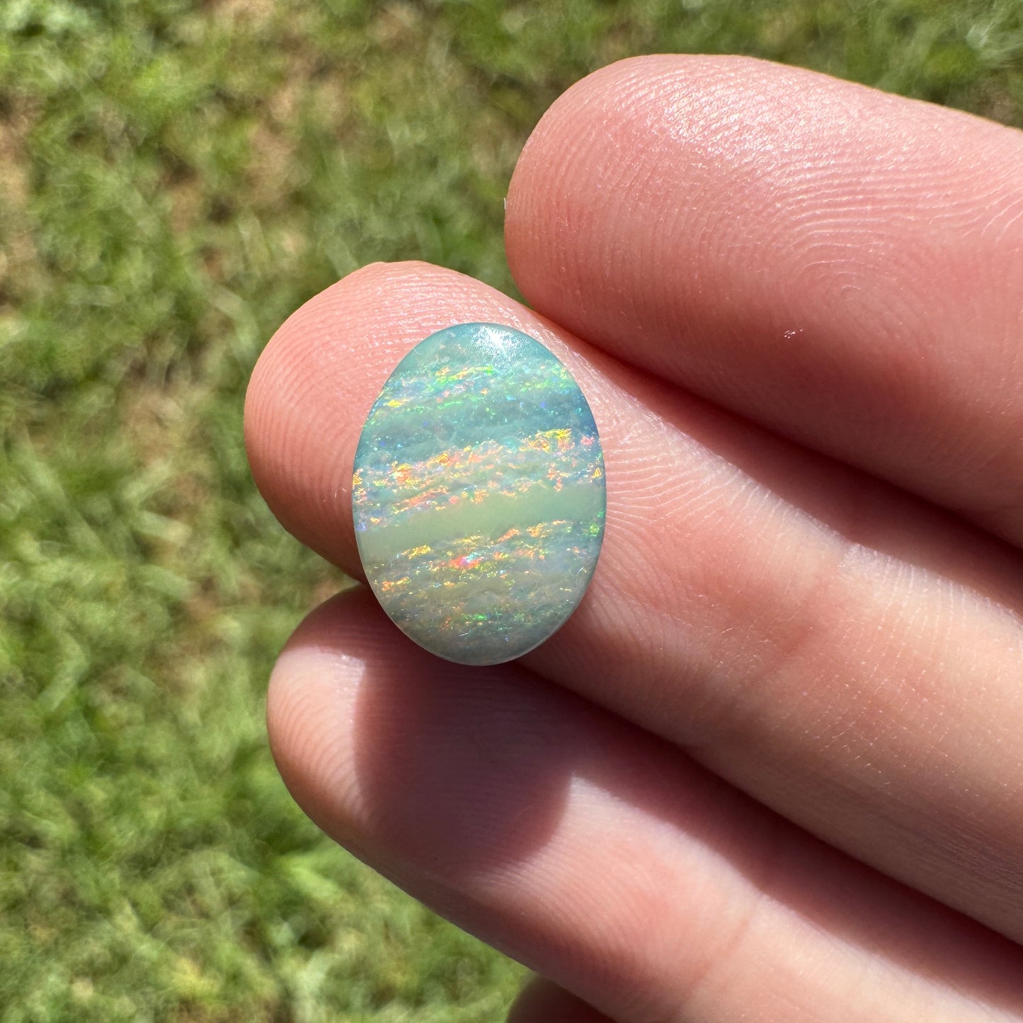 2.82 Ct oval boulder opal