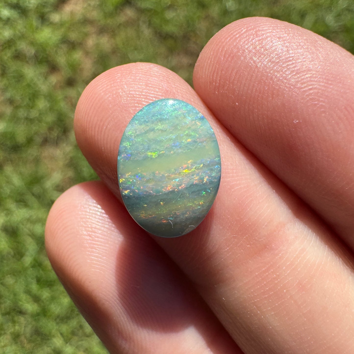 2.82 Ct oval boulder opal