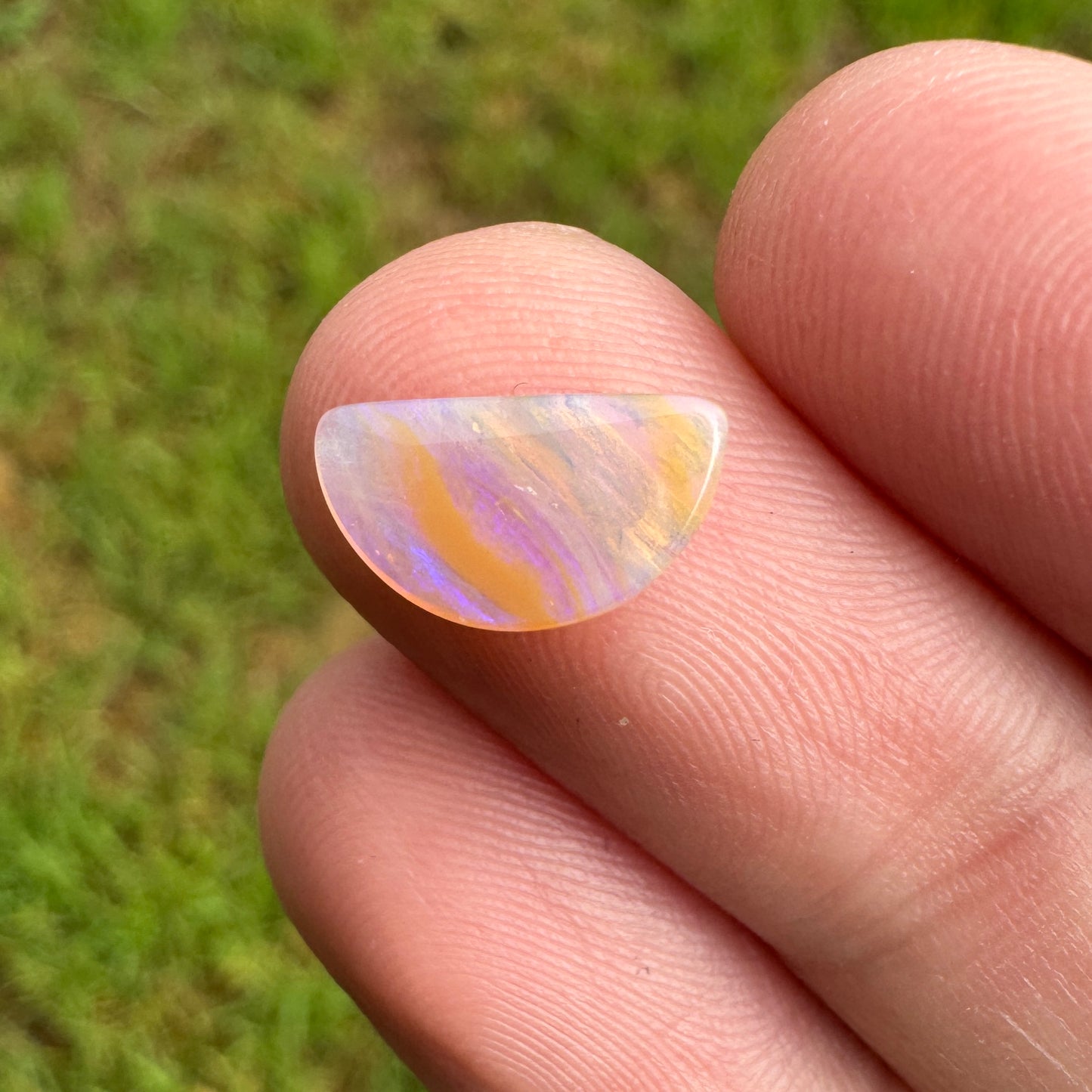 0.87 Ct small wood replacement opal