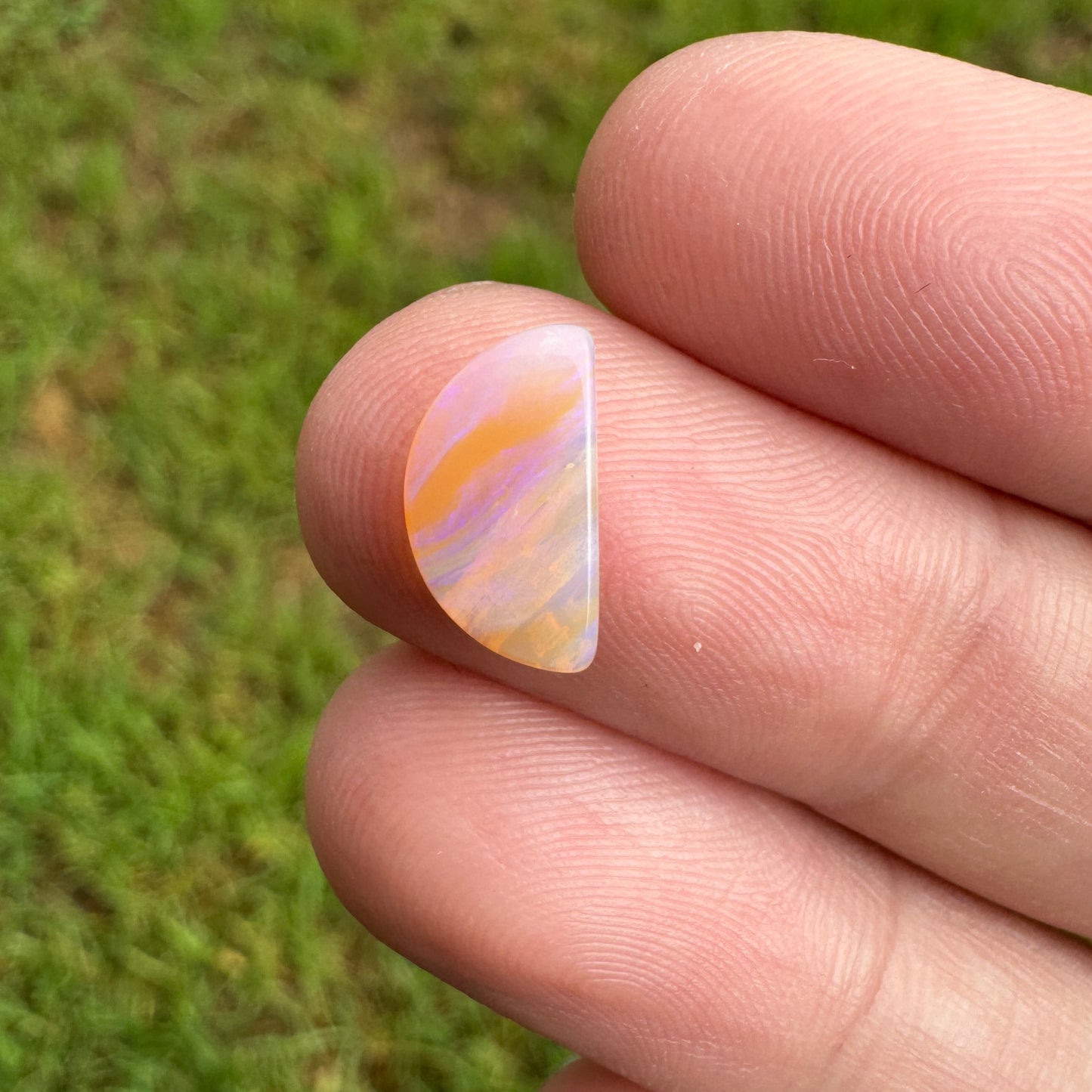 0.87 Ct small wood replacement opal