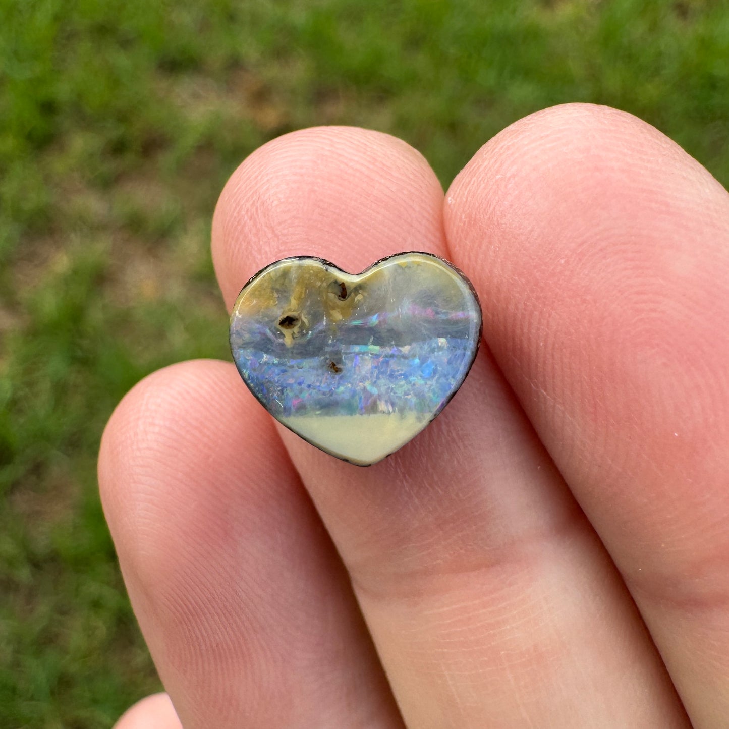 3.26 Ct small heart boulder opal
