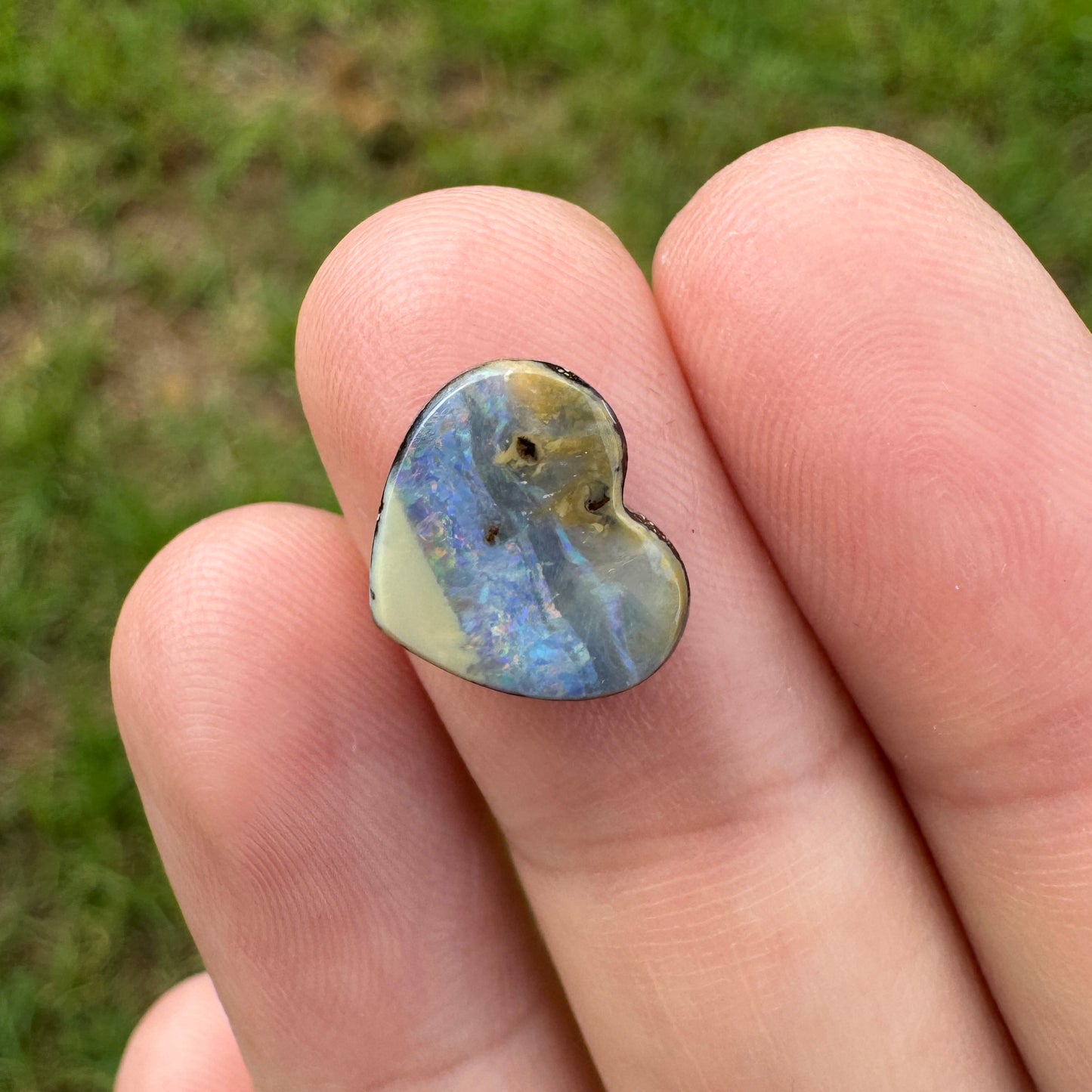 3.26 Ct small heart boulder opal
