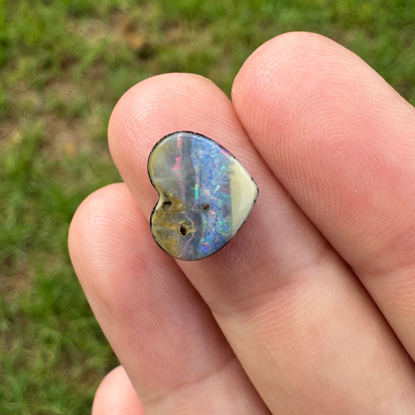 3.26 Ct small heart boulder opal