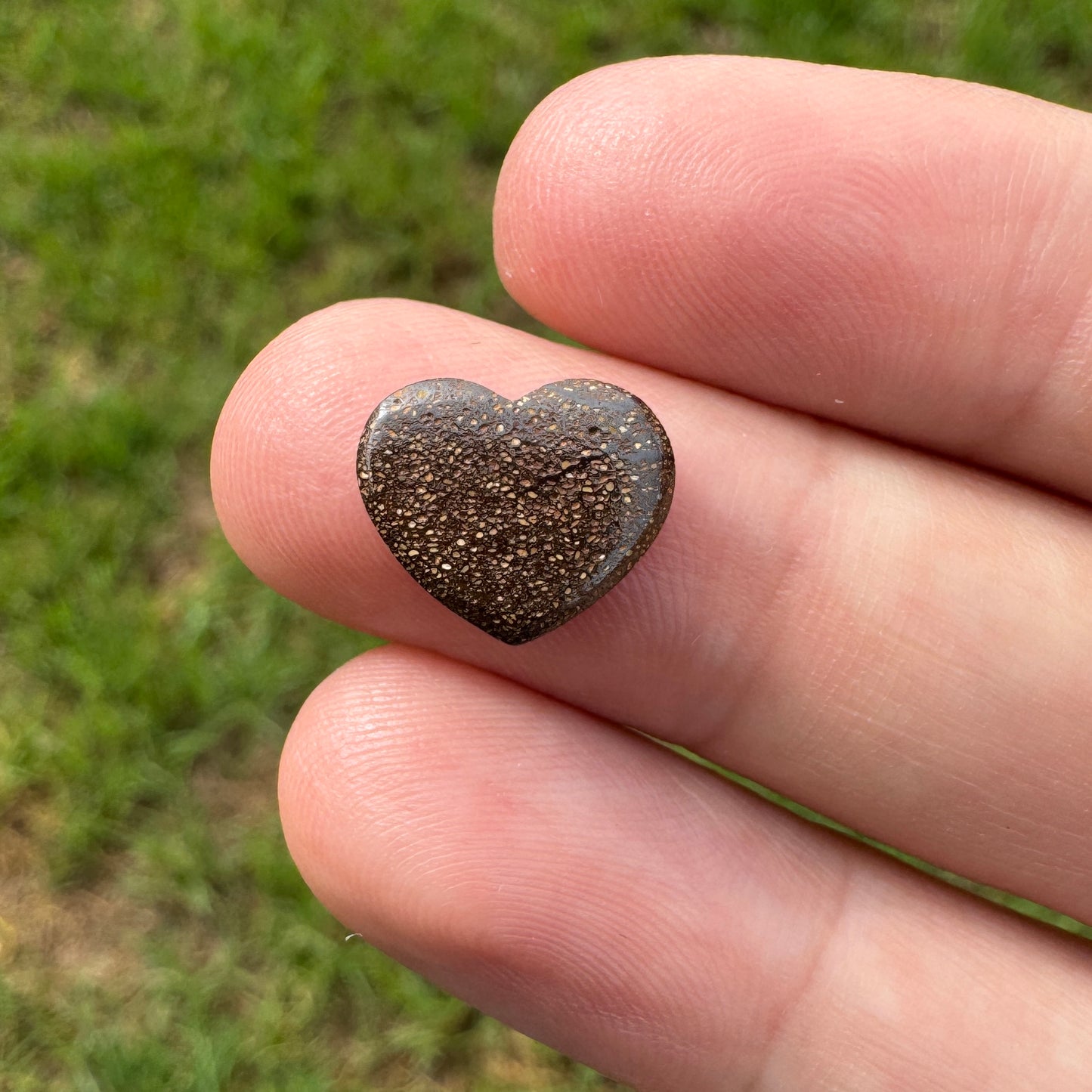 3.26 Ct small heart boulder opal