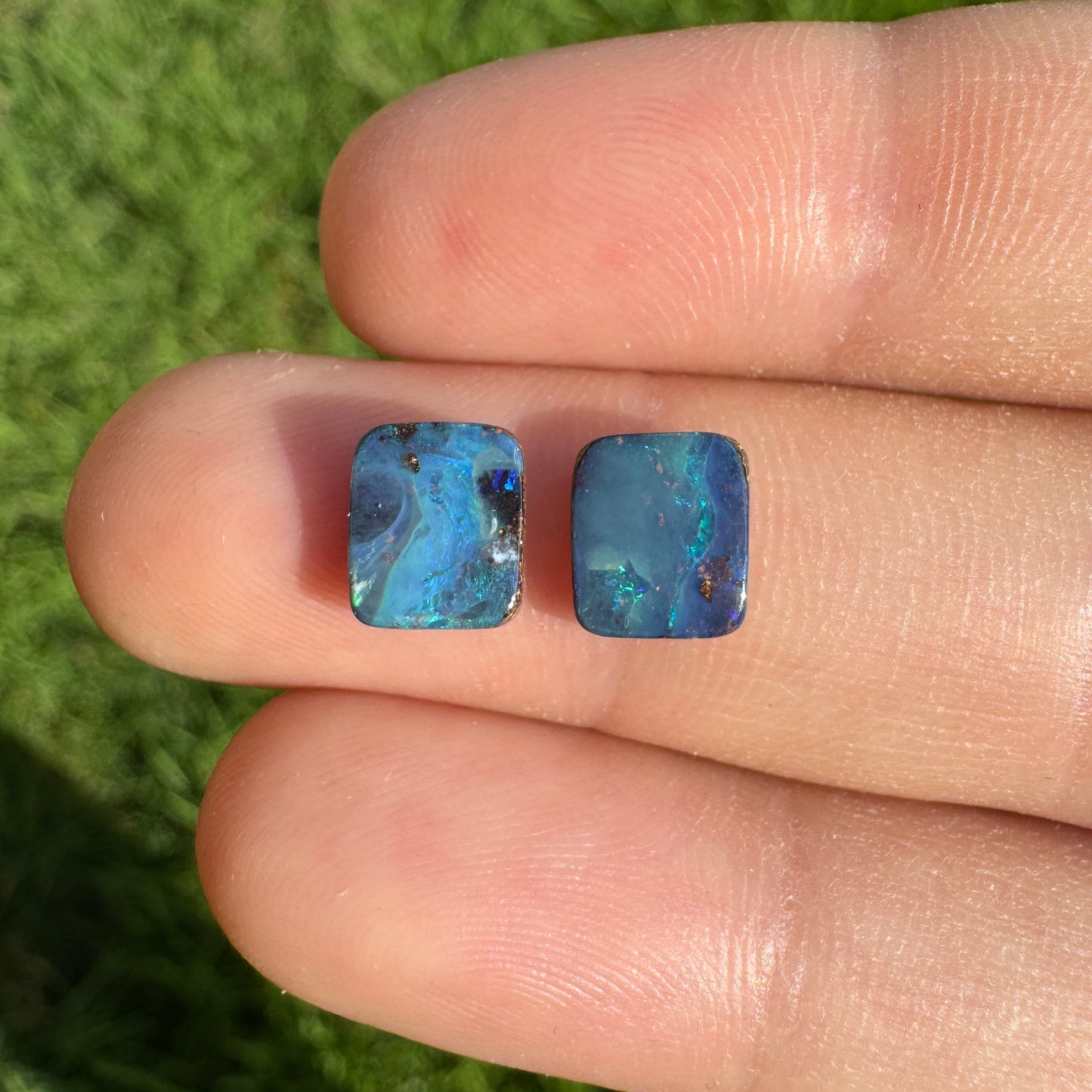 2.57 Ct small boulder opal pair