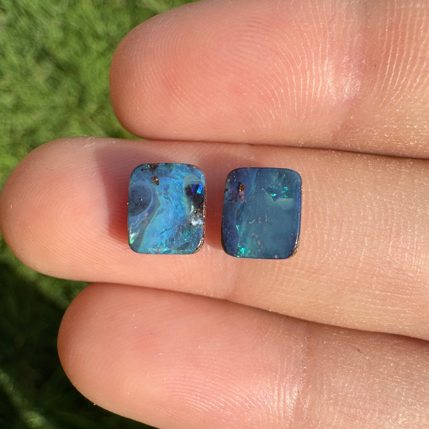 2.57 Ct small boulder opal pair