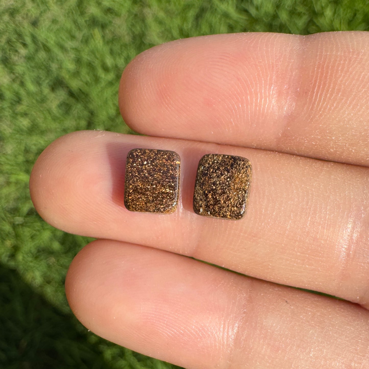 2.57 Ct small boulder opal pair