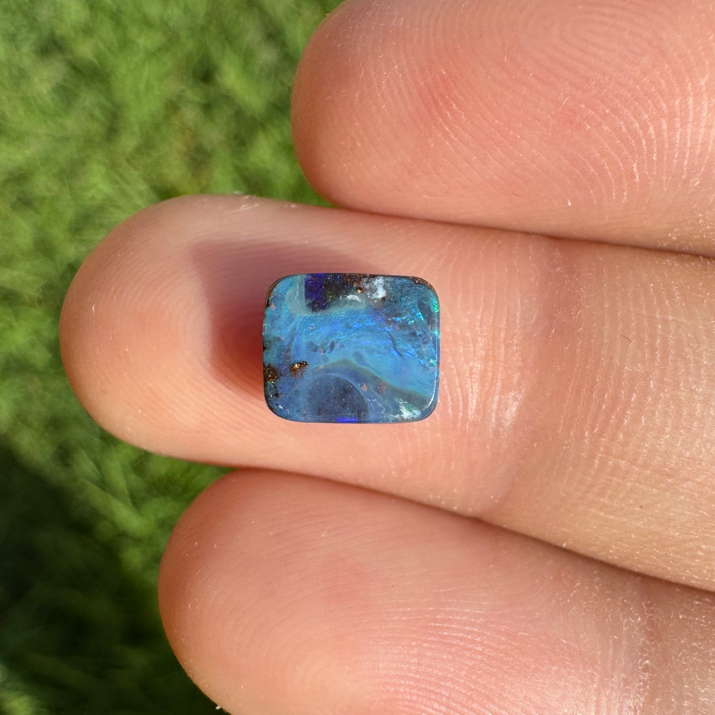 2.57 Ct small boulder opal pair