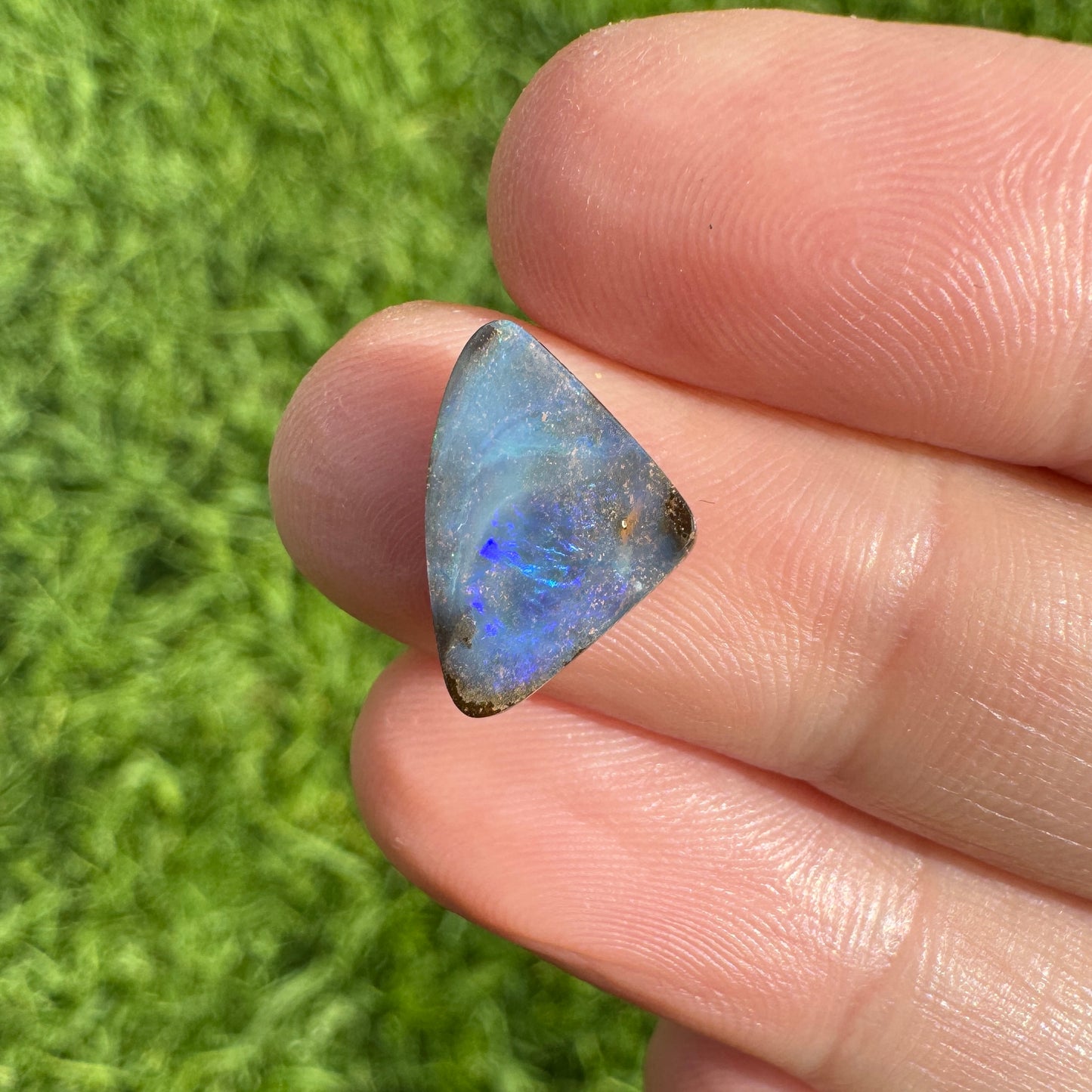 2.39 Ct small boulder opal