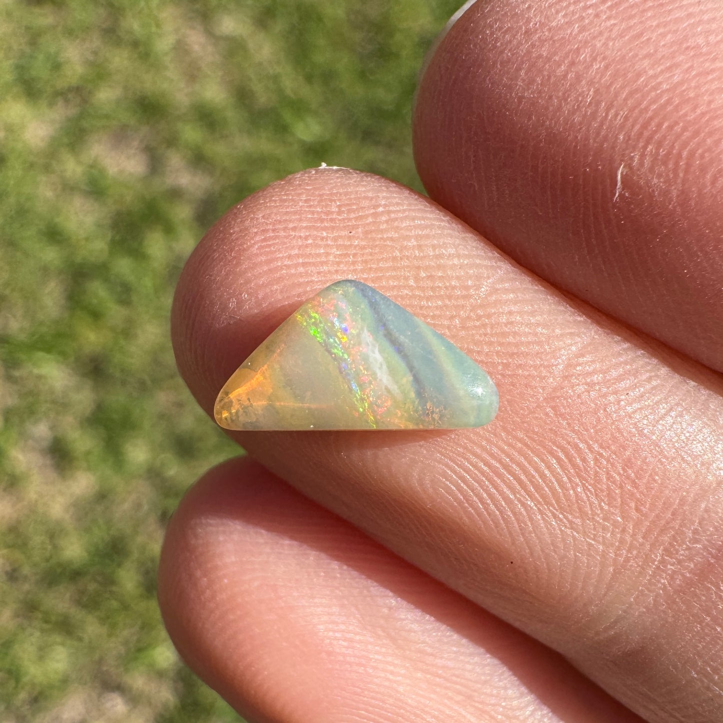 1.09 Ct small boulder opal