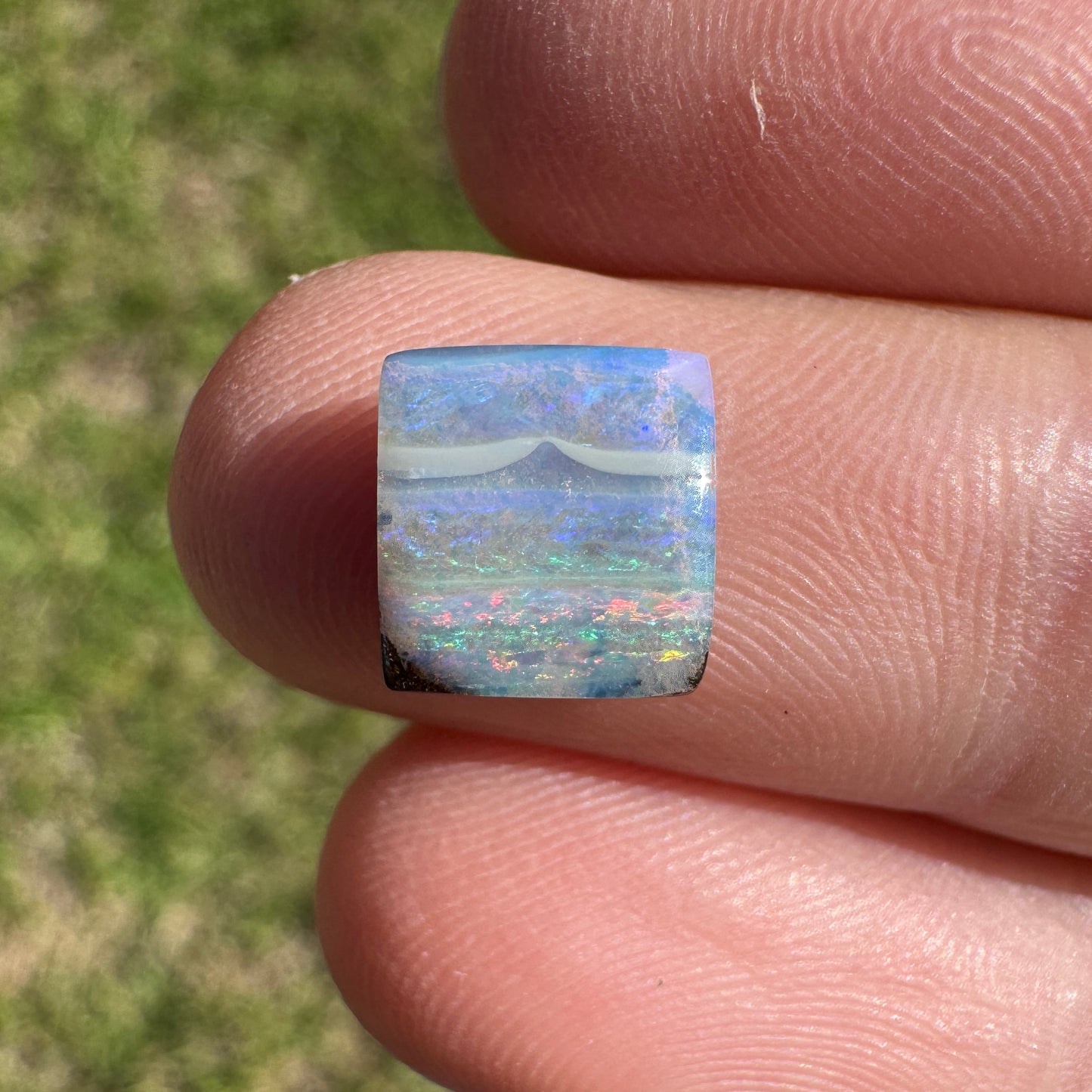 1.59 Ct 'the mountain' boulder opal