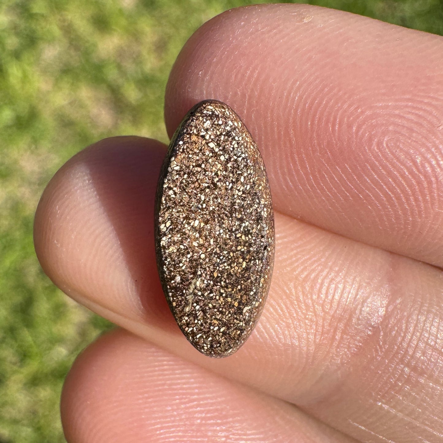 2.89 Ct oval boulder opal