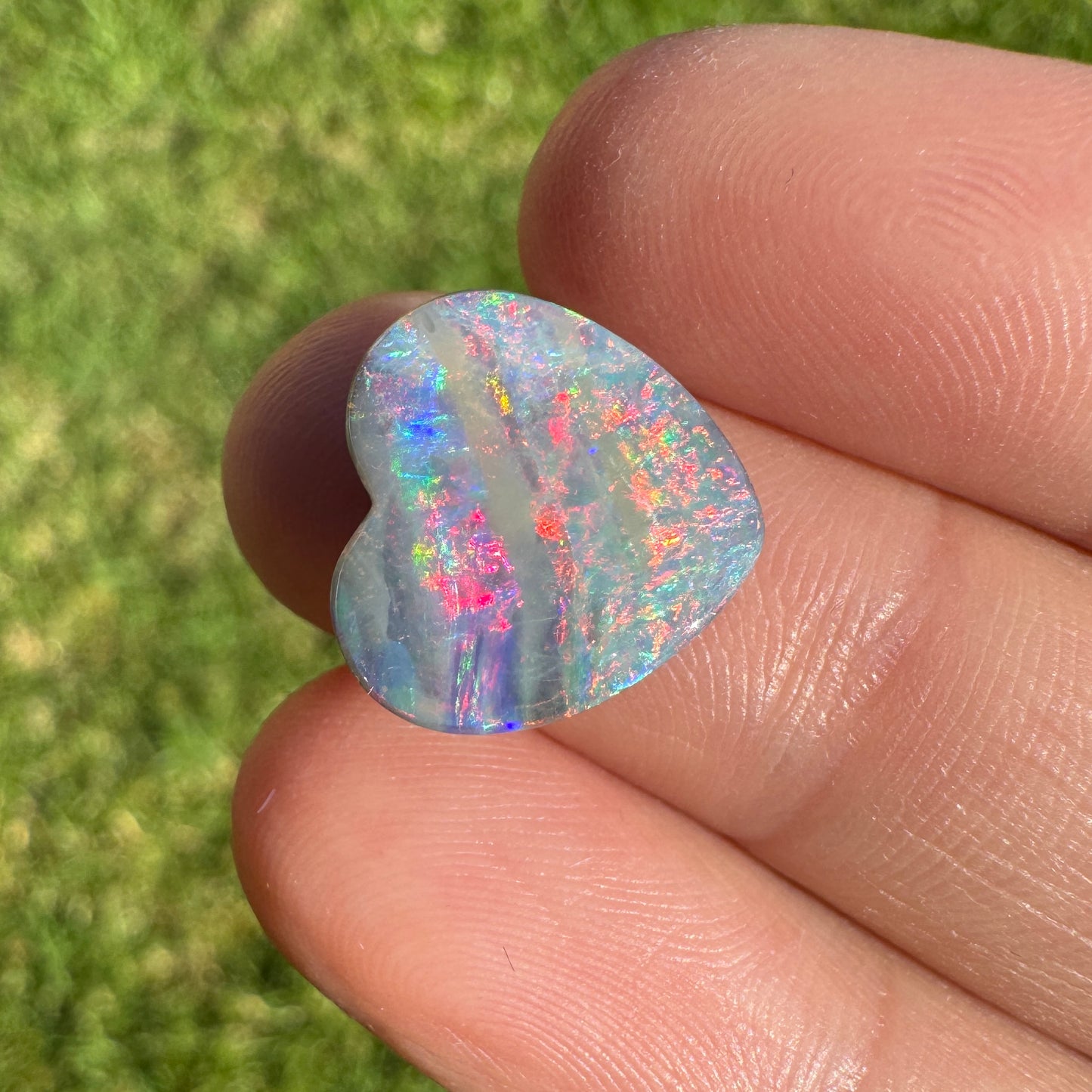 6.56 Ct bright rainbow heart boulder opal