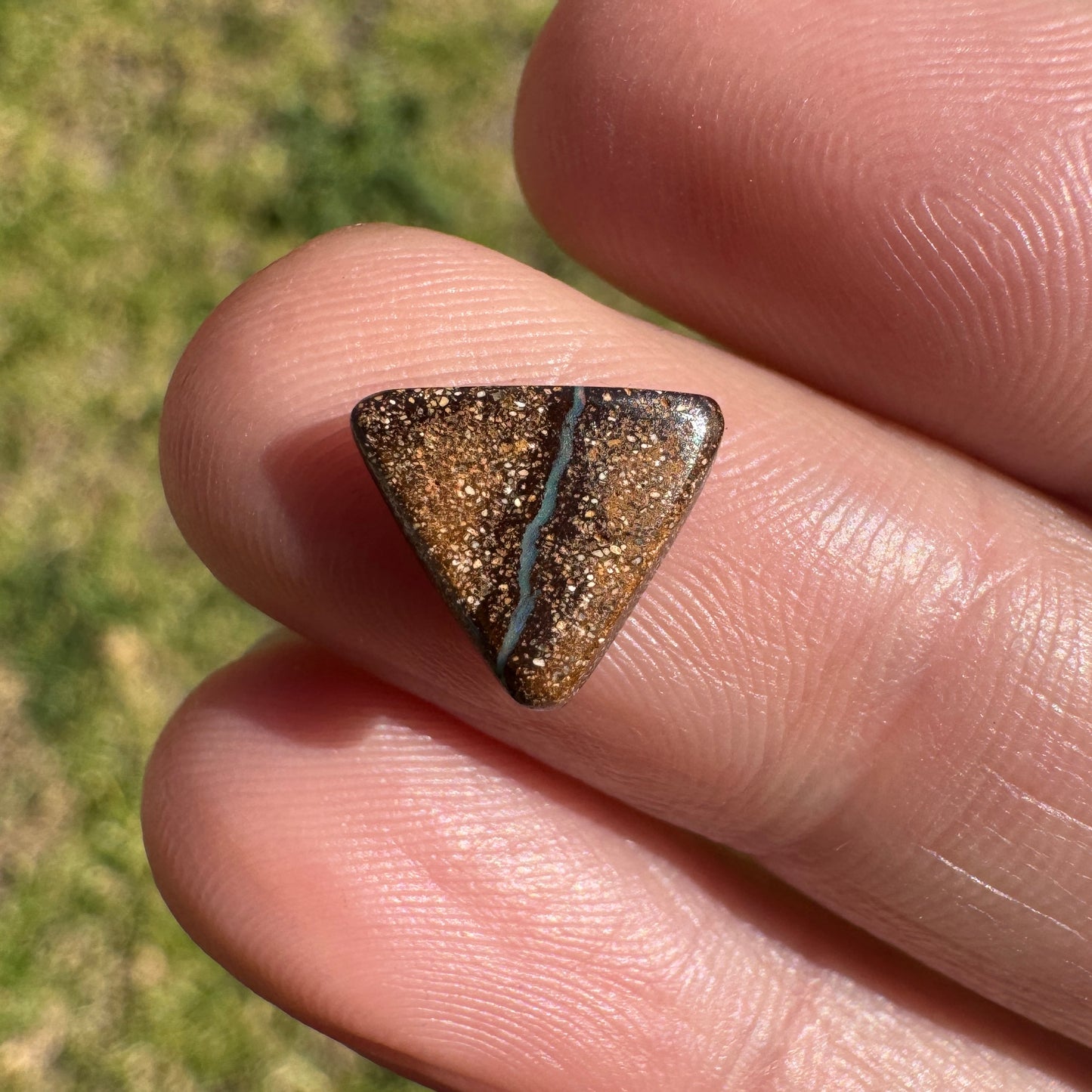 1.55 Ct smal boulder opal