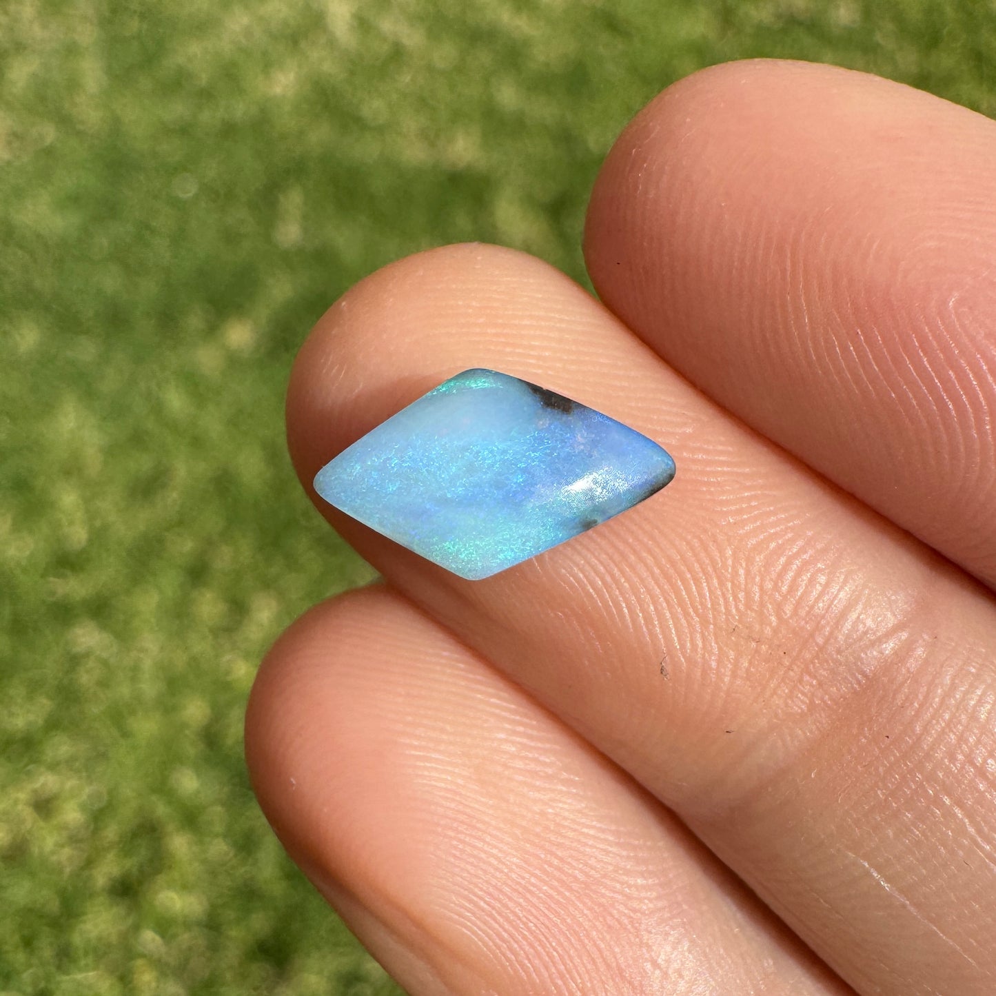 1.73 Ct small boulder opal