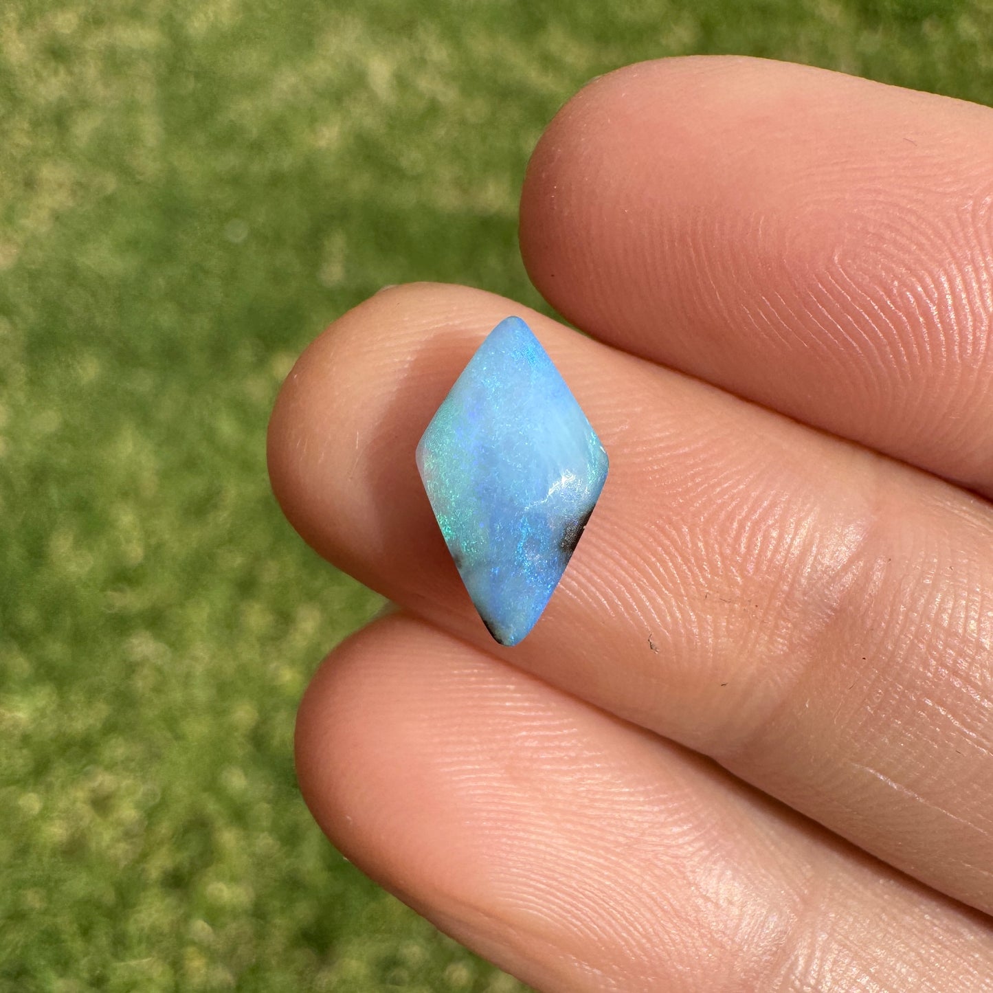 1.73 Ct small boulder opal