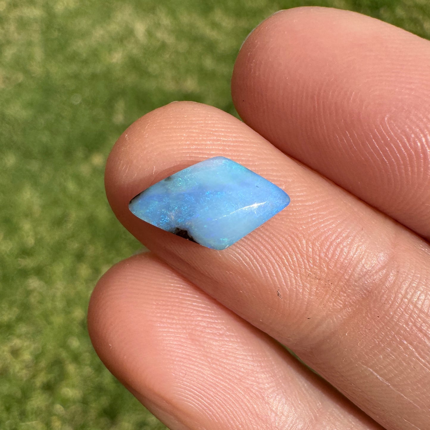 1.73 Ct small boulder opal