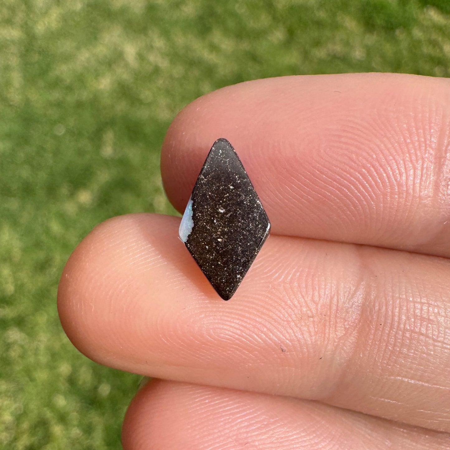 1.73 Ct small boulder opal