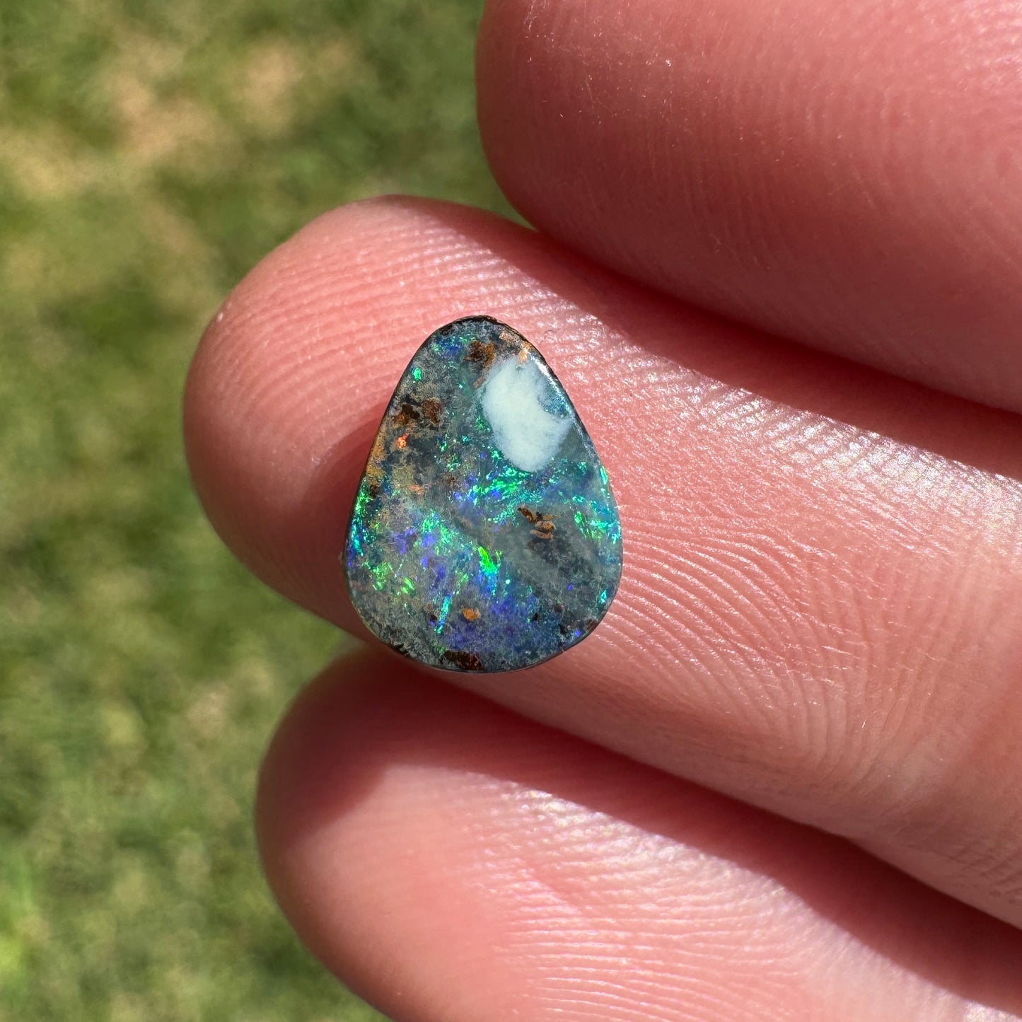 1.07 Ct small boulder opal