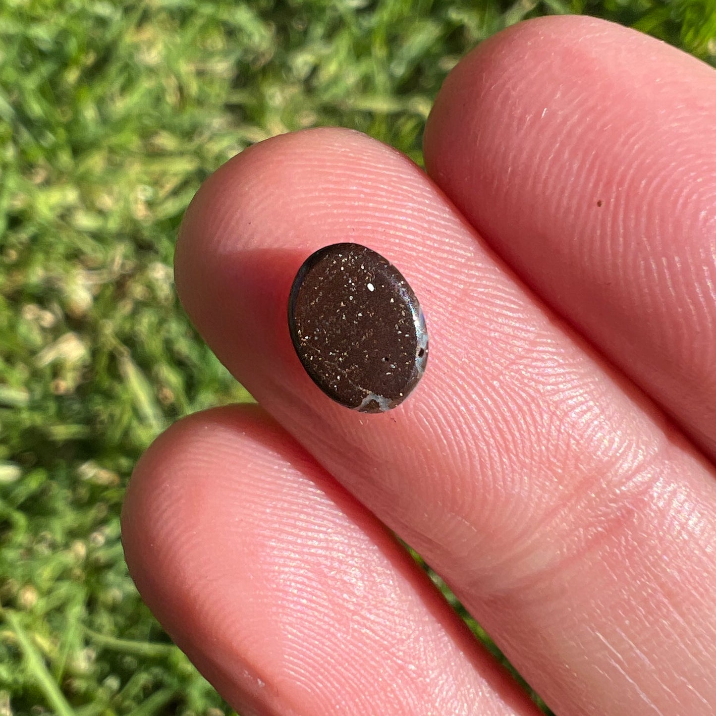 0.94 Ct extra small boulder opal