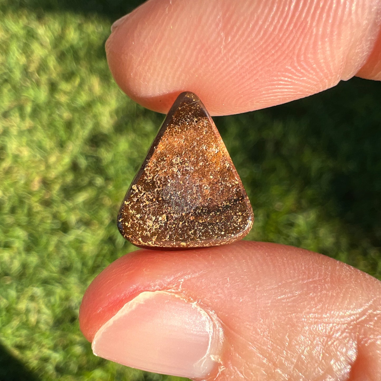 5.68 Ct small boulder opal