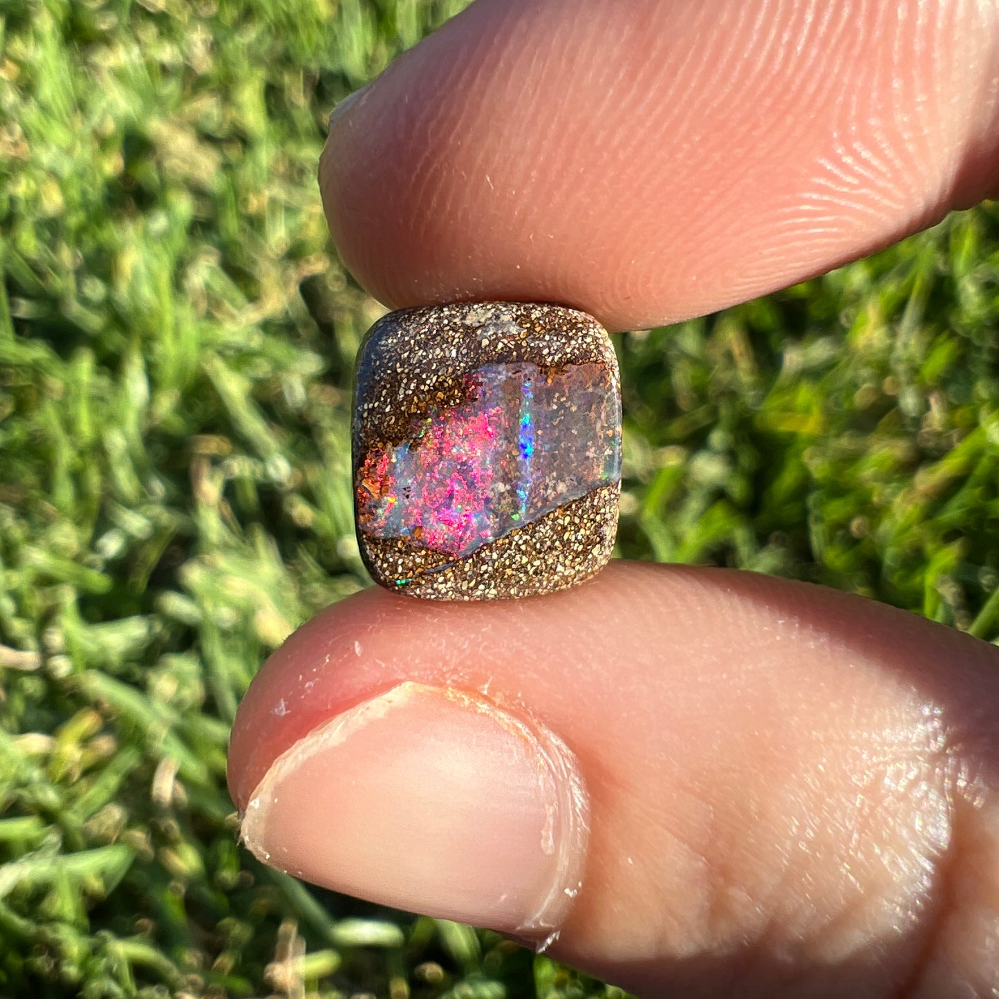 2.76 Ct small boulder opal