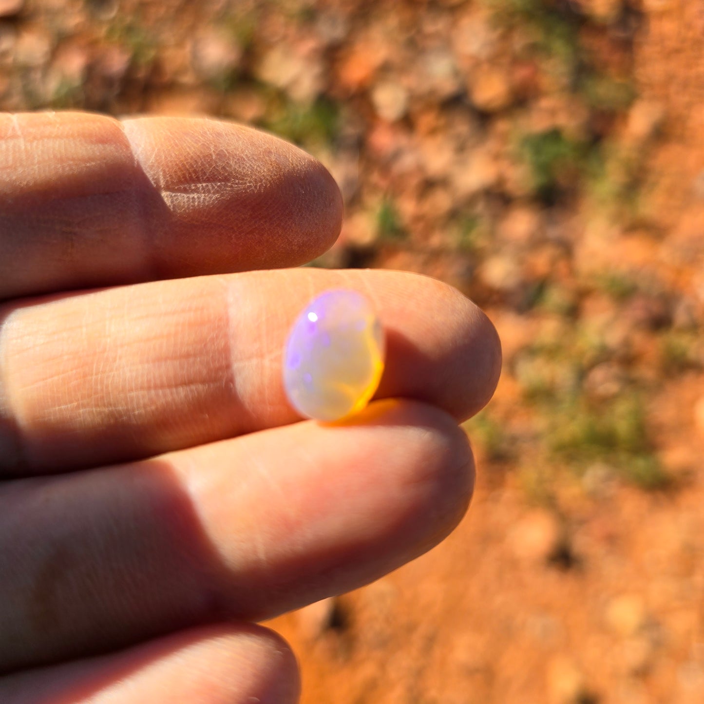 2.84 Ct small crystal opal