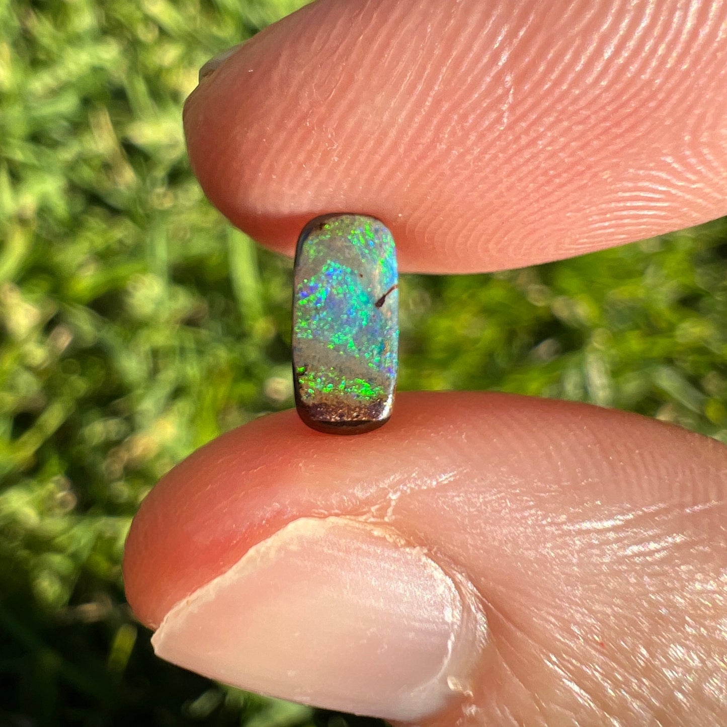 0.67 Ct extra small boulder opal