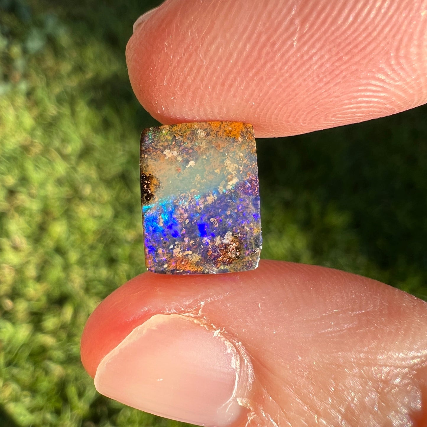 2.84 Ct small boulder opal