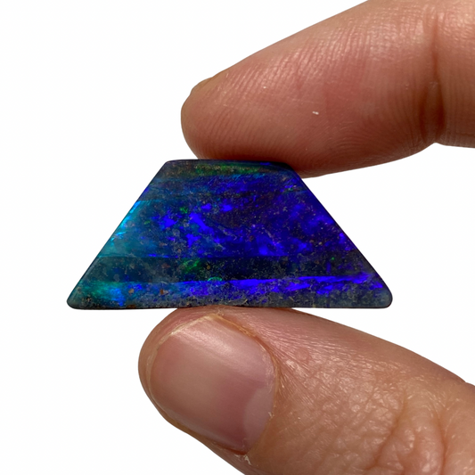 13.05 Ct geometric boulder opal