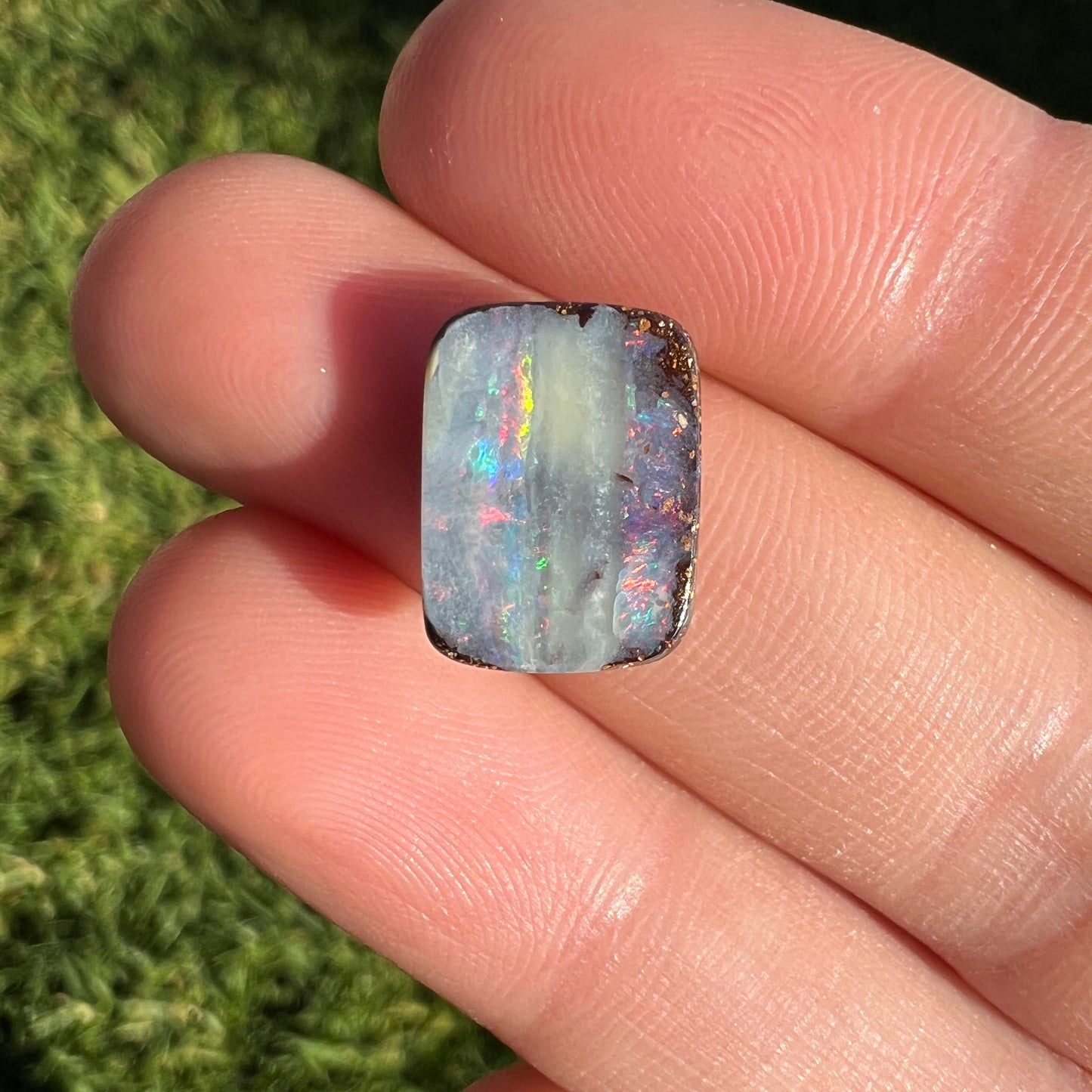 4.76 Ct small boulder opal