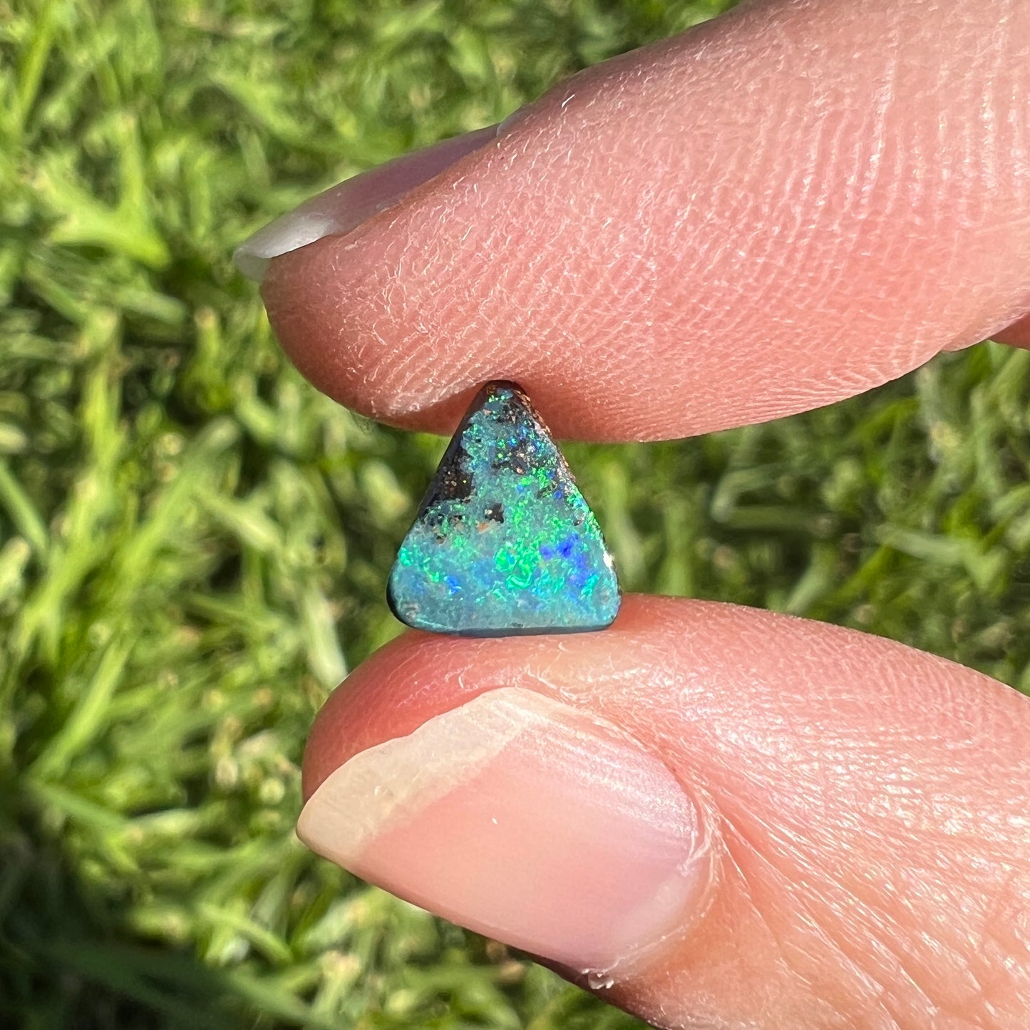 1.09 Ct extra small boulder opal