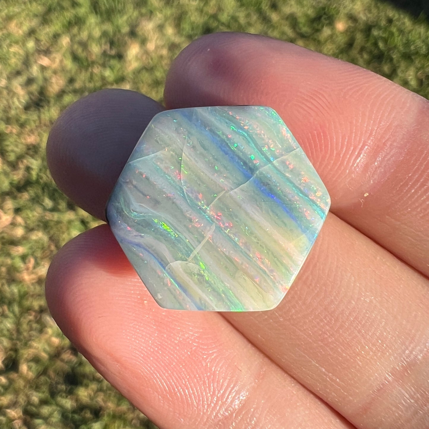 12.88 Ct boulder opal