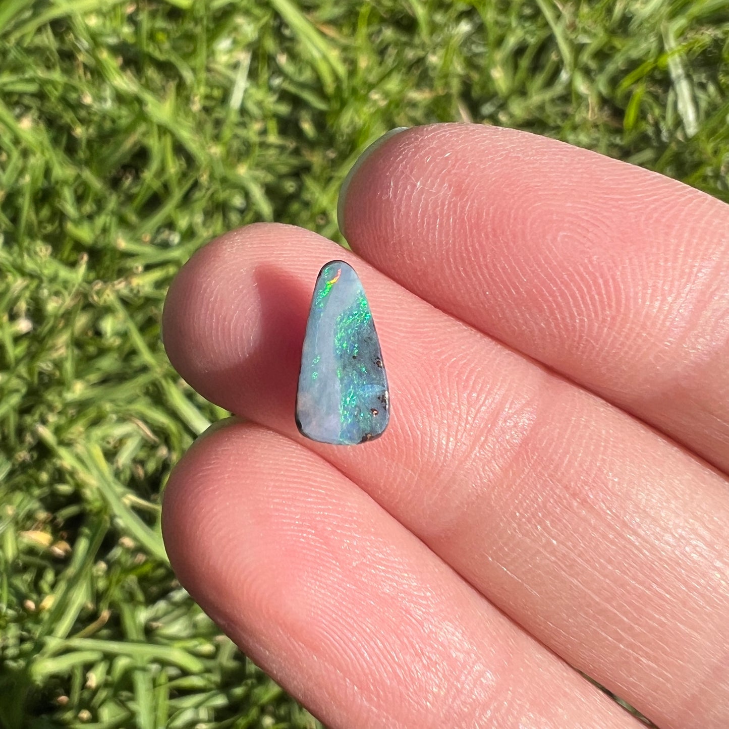 1.02 Ct extra small boulder opal