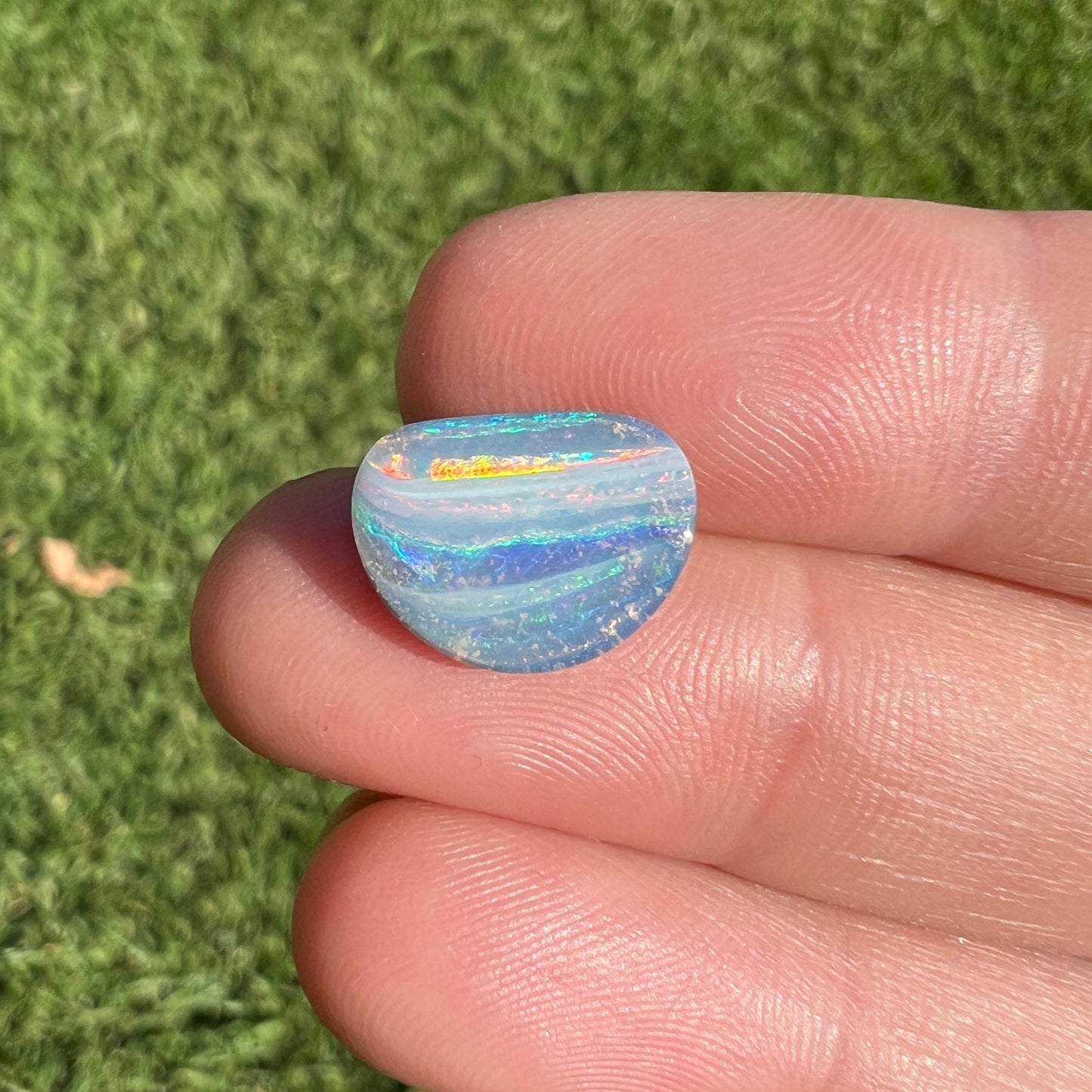 3.85 Ct stripy boulder opal