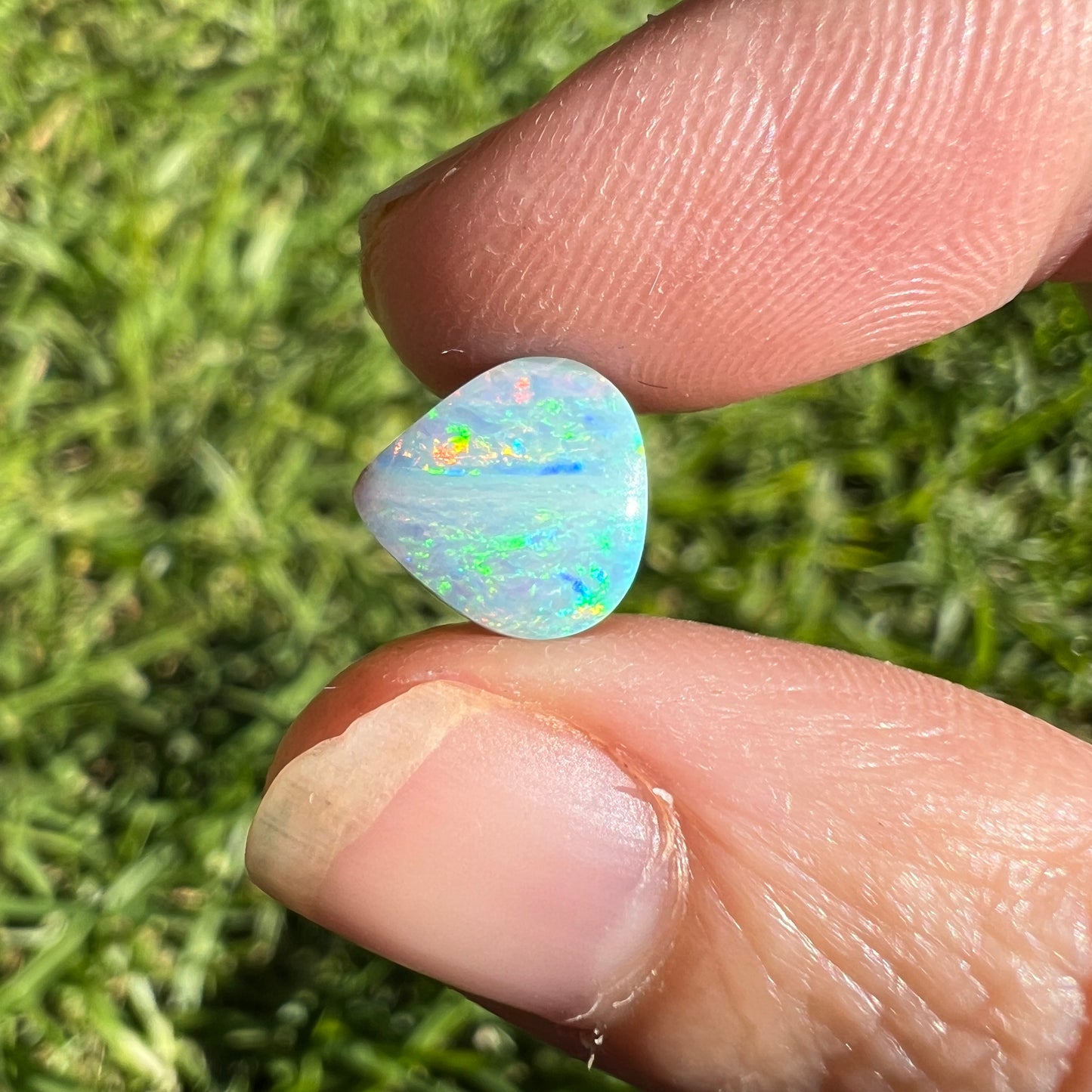 2.33 Ct pastel boulder opal