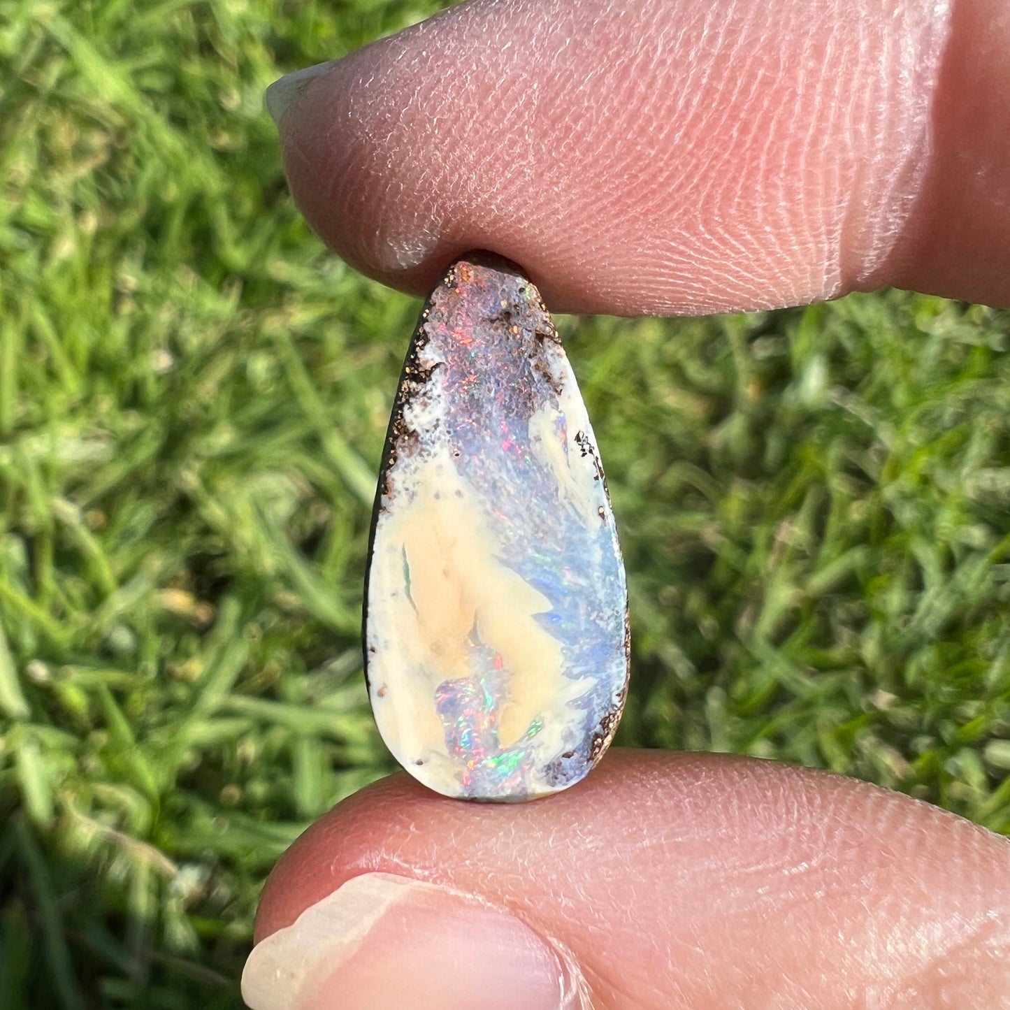 7.07 Ct teardrop boulder opal