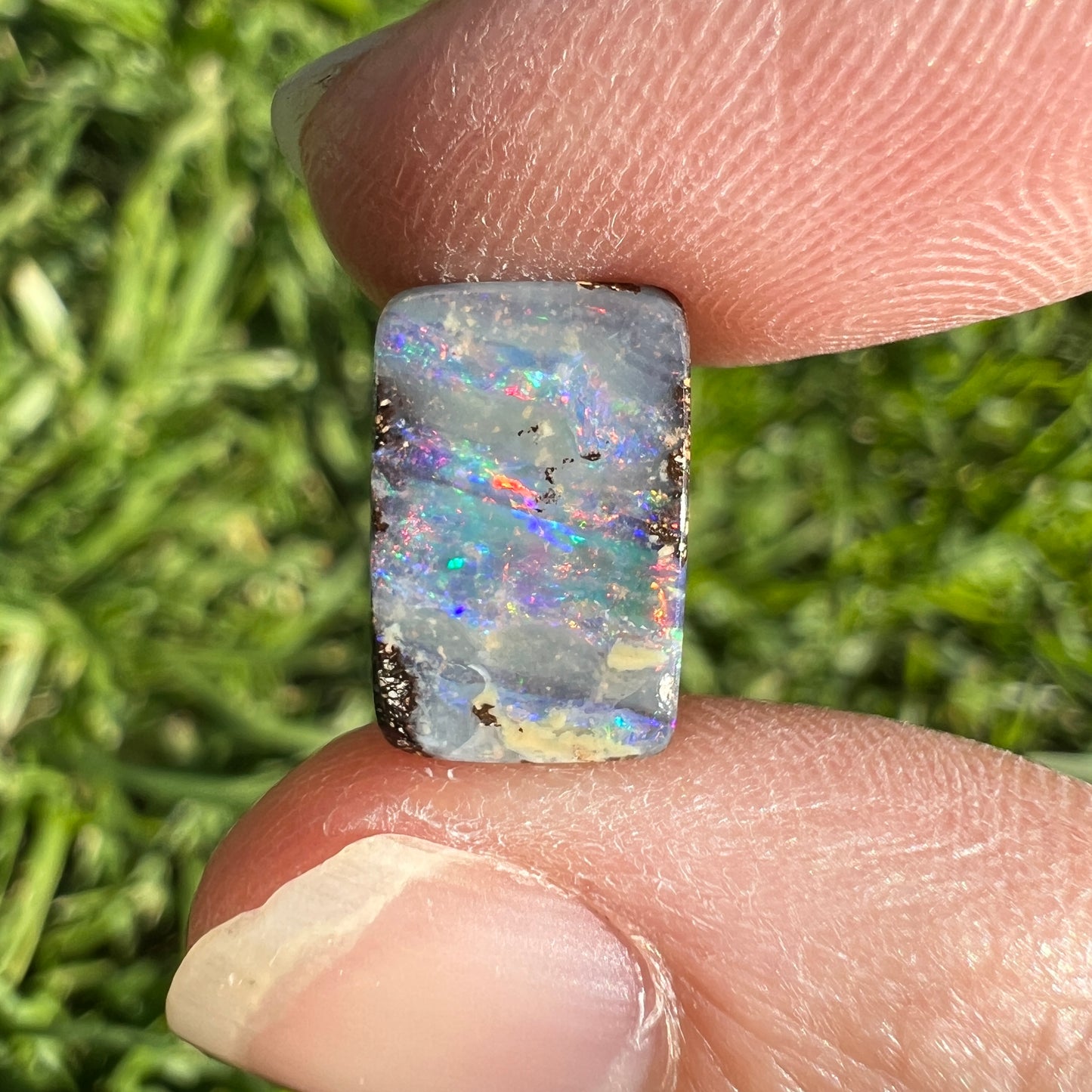 3.65 Ct small boulder opal